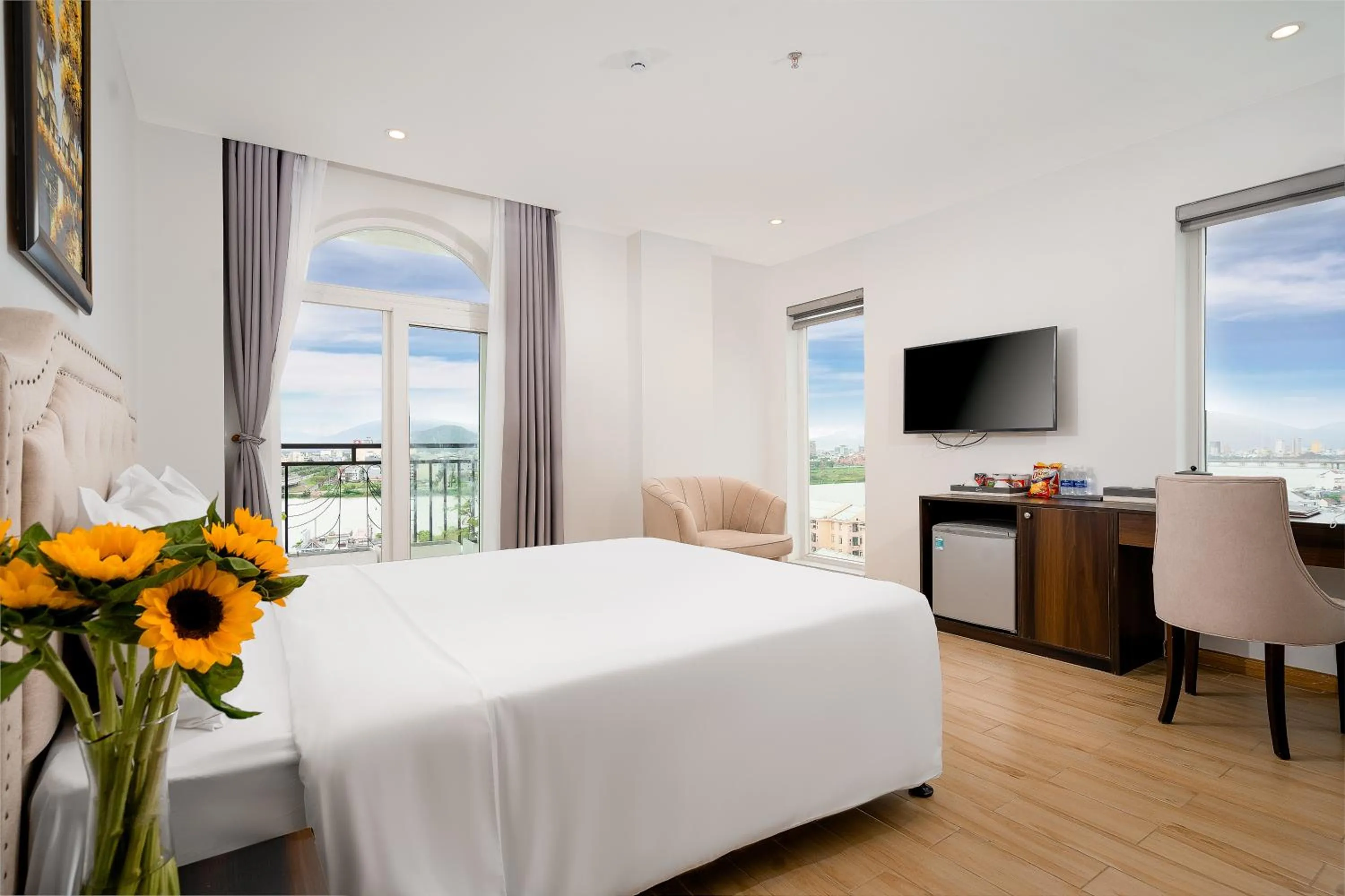 Junior Suite with Balcony in RHM Luxury Hotel And Suite