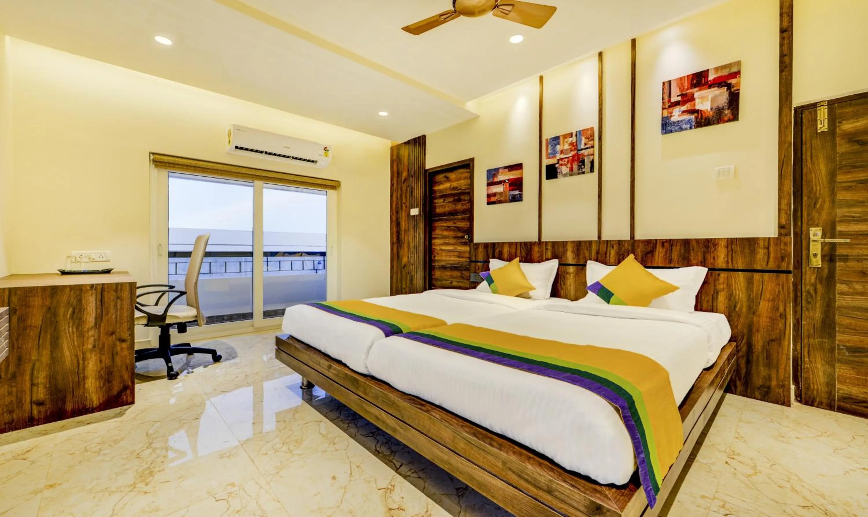 Deluxe Room - single occupancy in Itsy Hotels Mirra