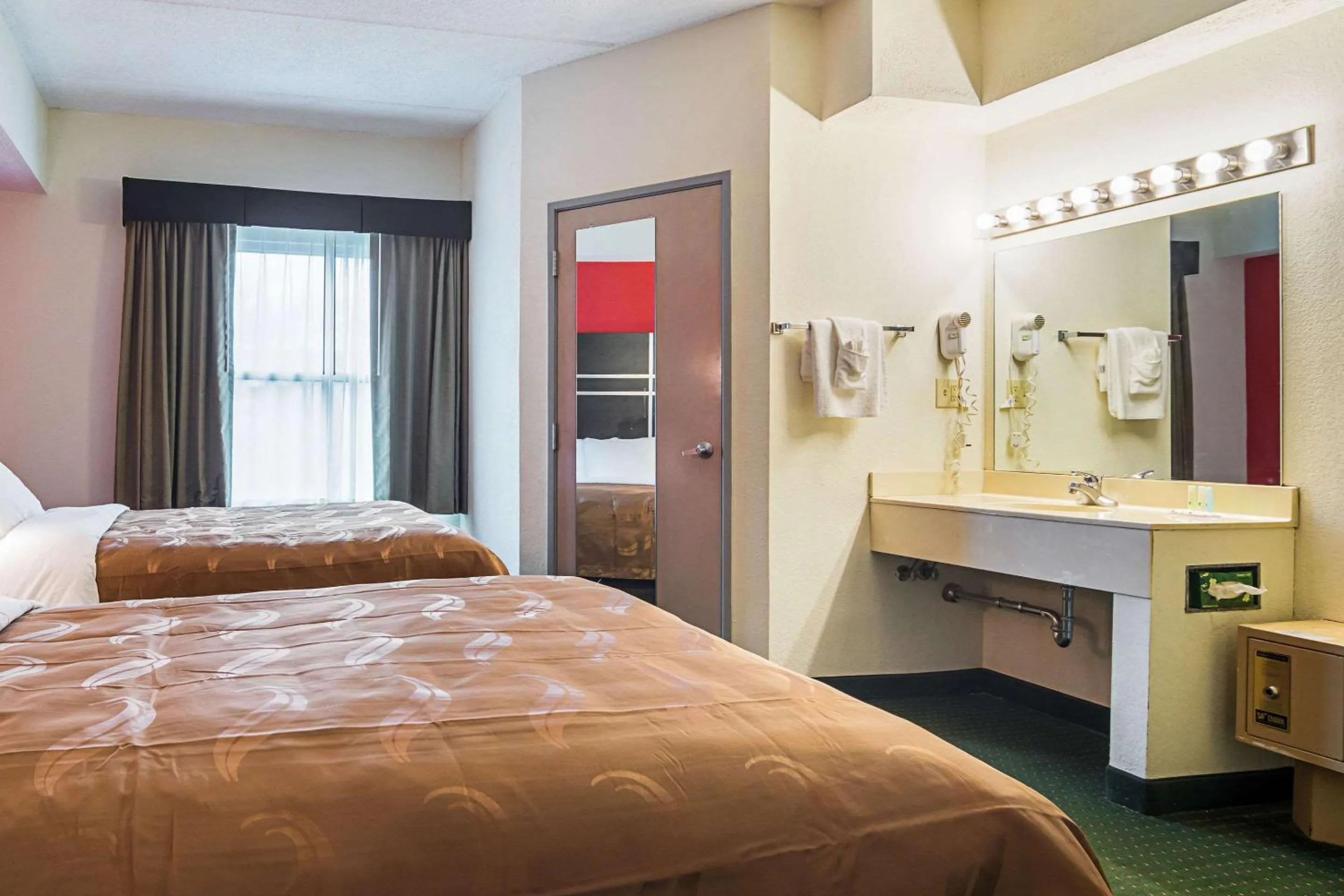 Suite with Two Double Beds - Non-Smoking in Quality Suites Atlanta Airport East