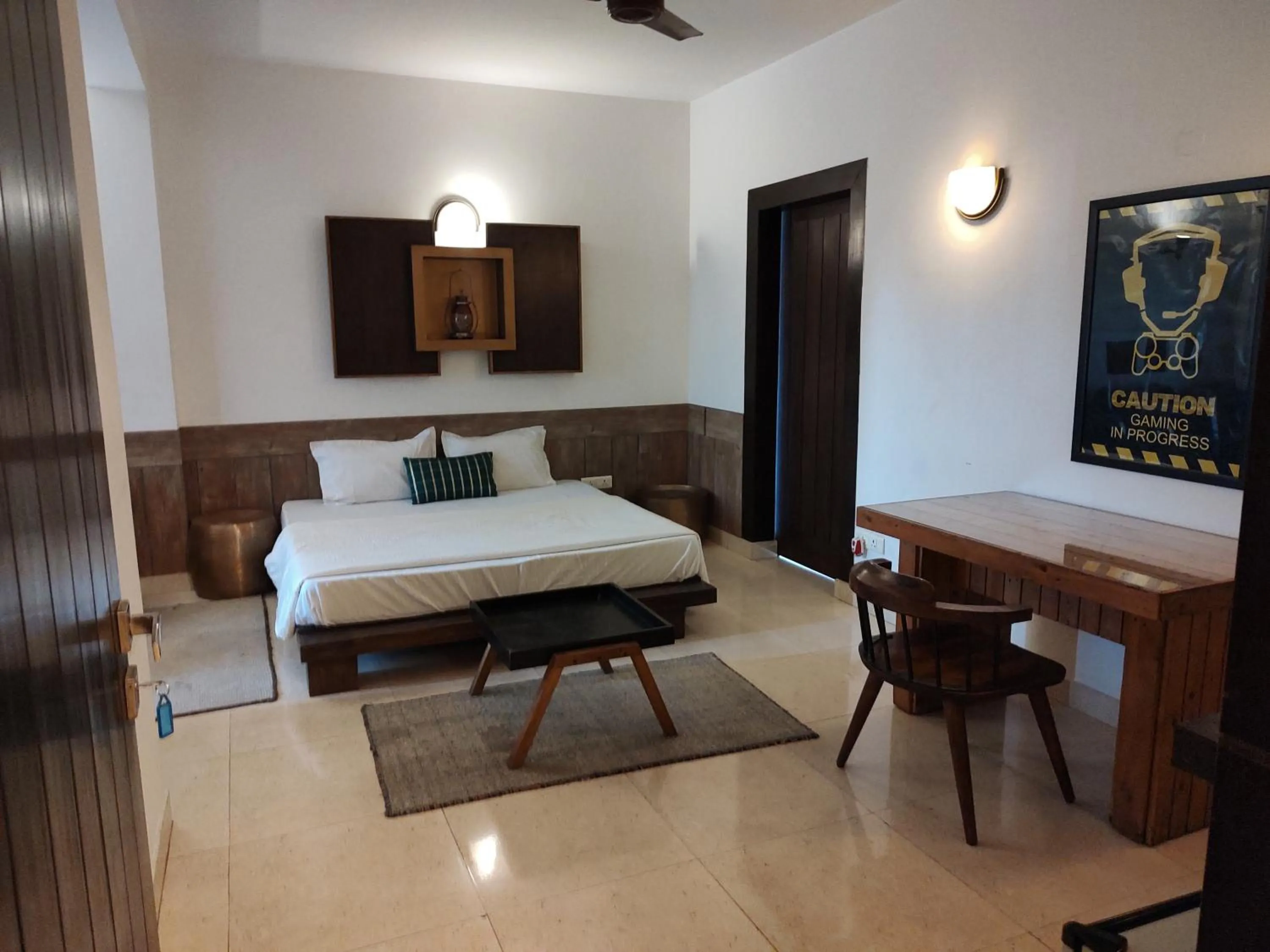 King Room with Balcony in Aakritii Hotels