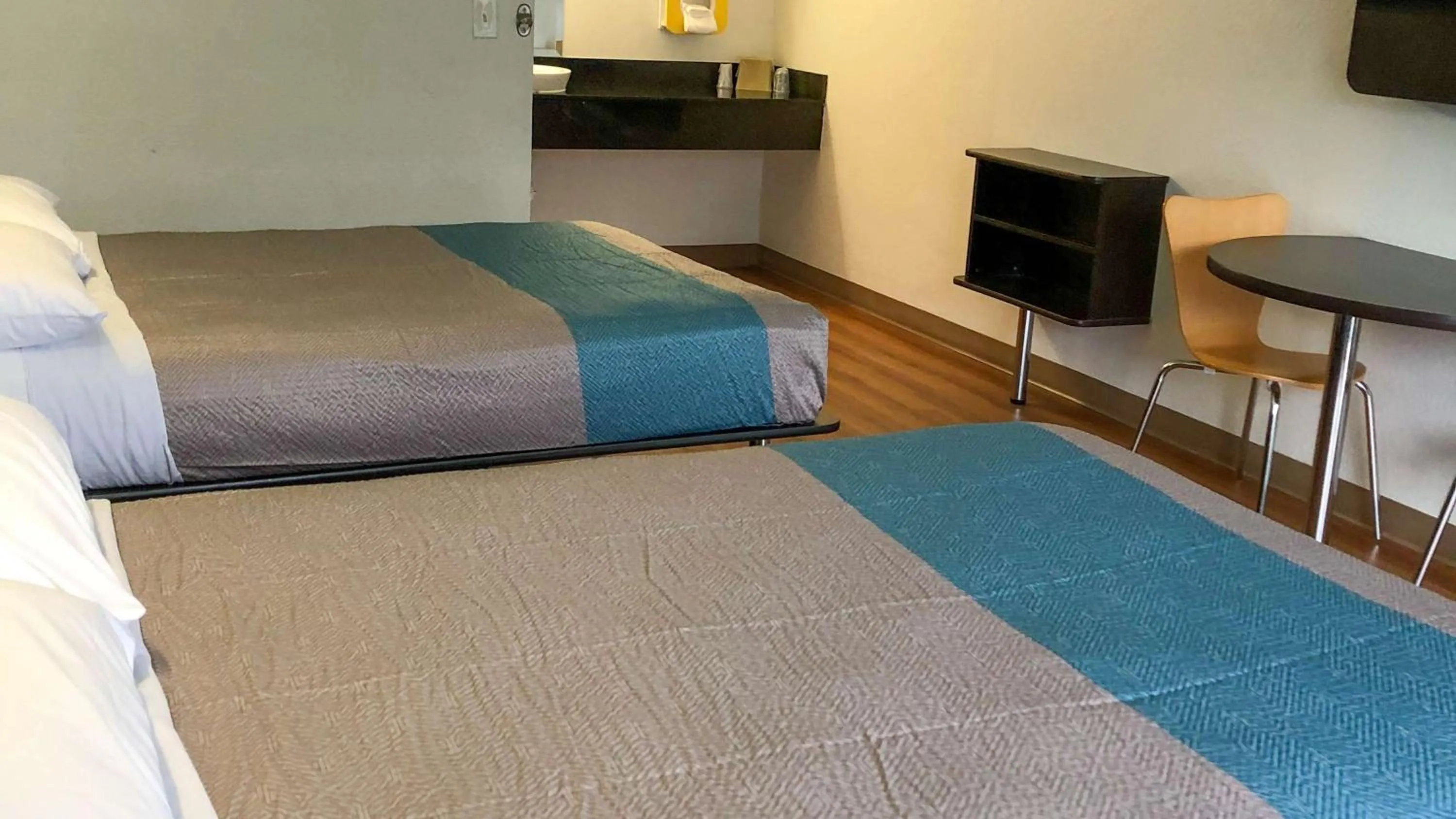 Quadruple Room - Disability Access - Non-Smoking in Motel 6-Daytona Beach, FL - Speedway