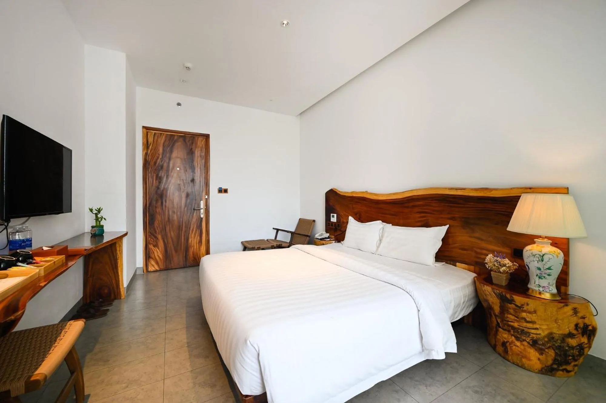 Small Double Room in Sky Gem Central Hotel