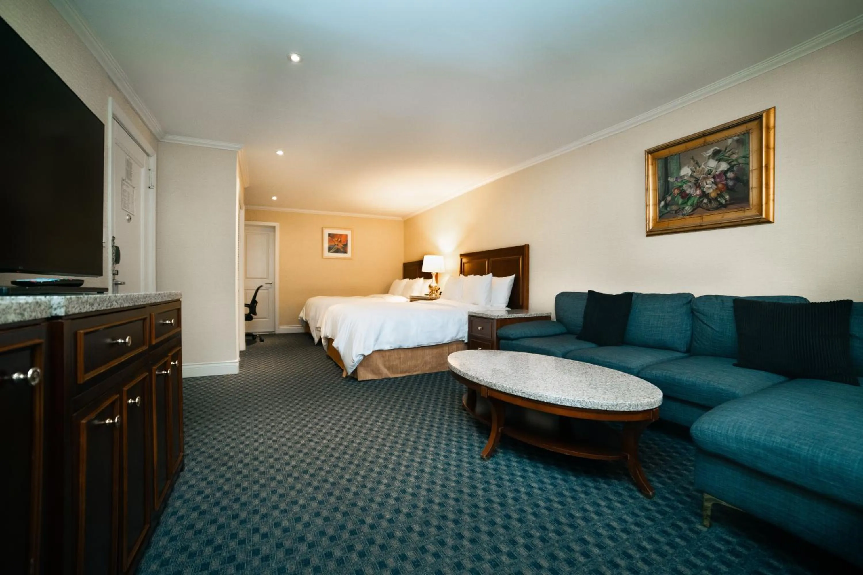 Junior Suite with Two Double Beds in Hotel Stanford