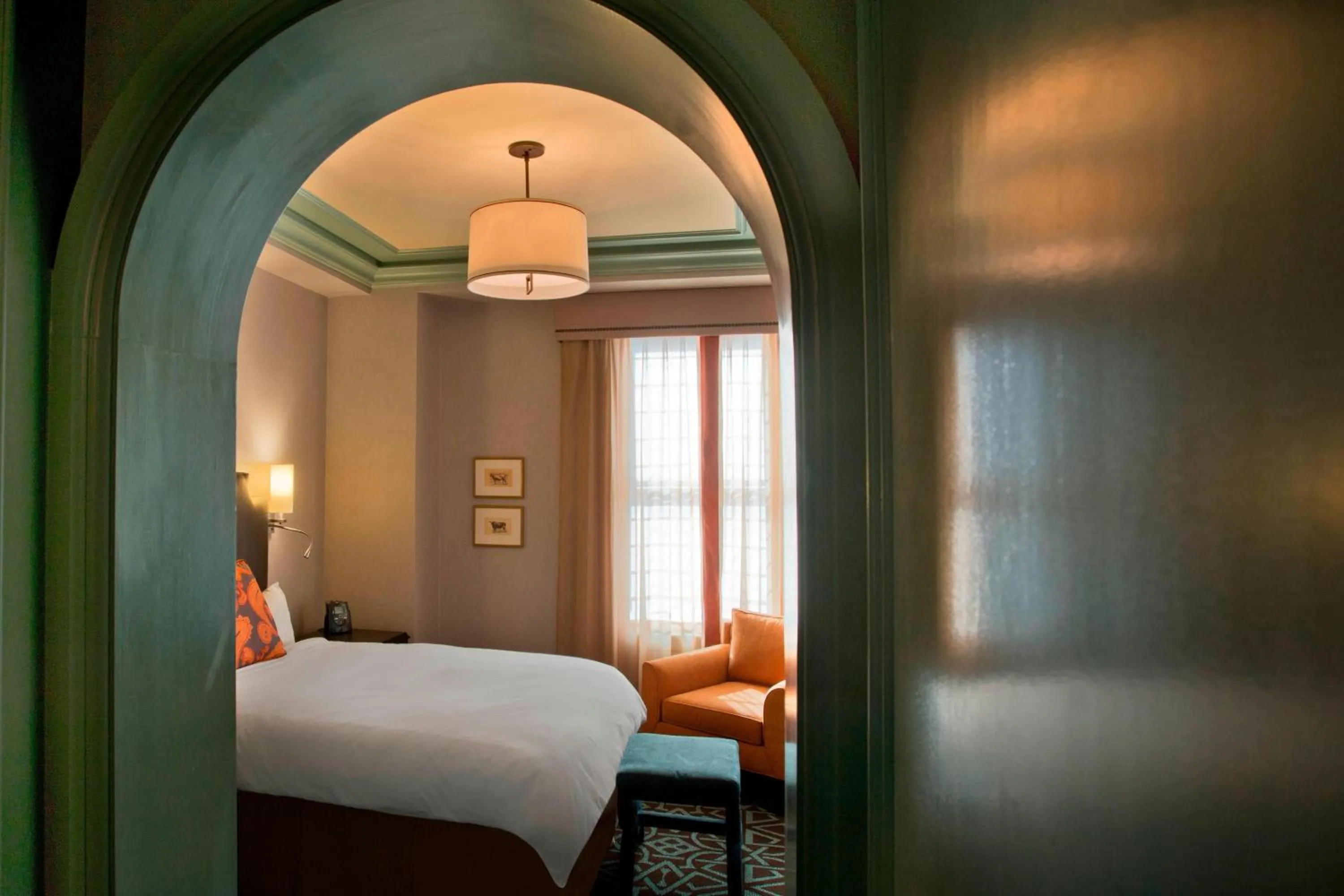 Queen Room in Hotel ICON, Autograph Collection