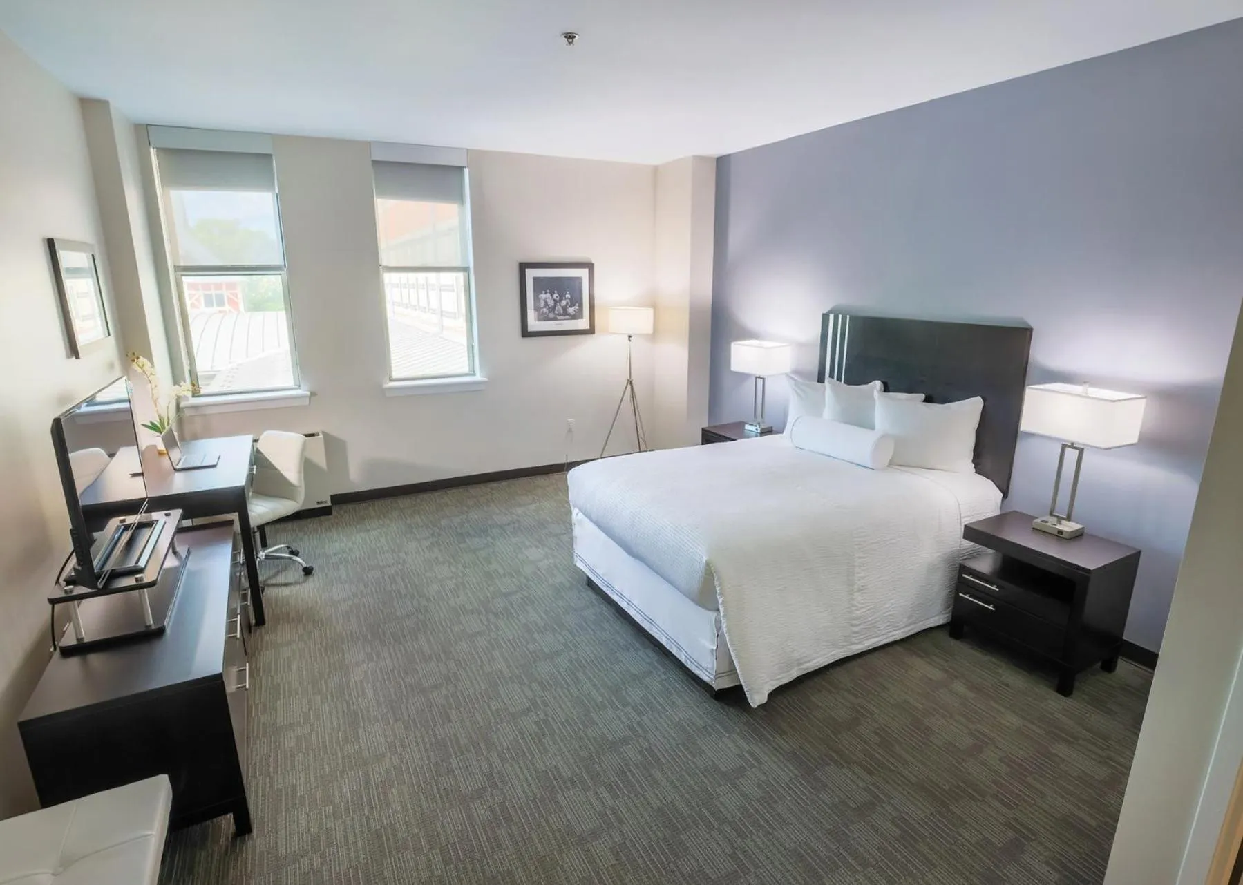 Executive Queen Room in Kellogg Conference Hotel Capitol Hill at Gallaudet University