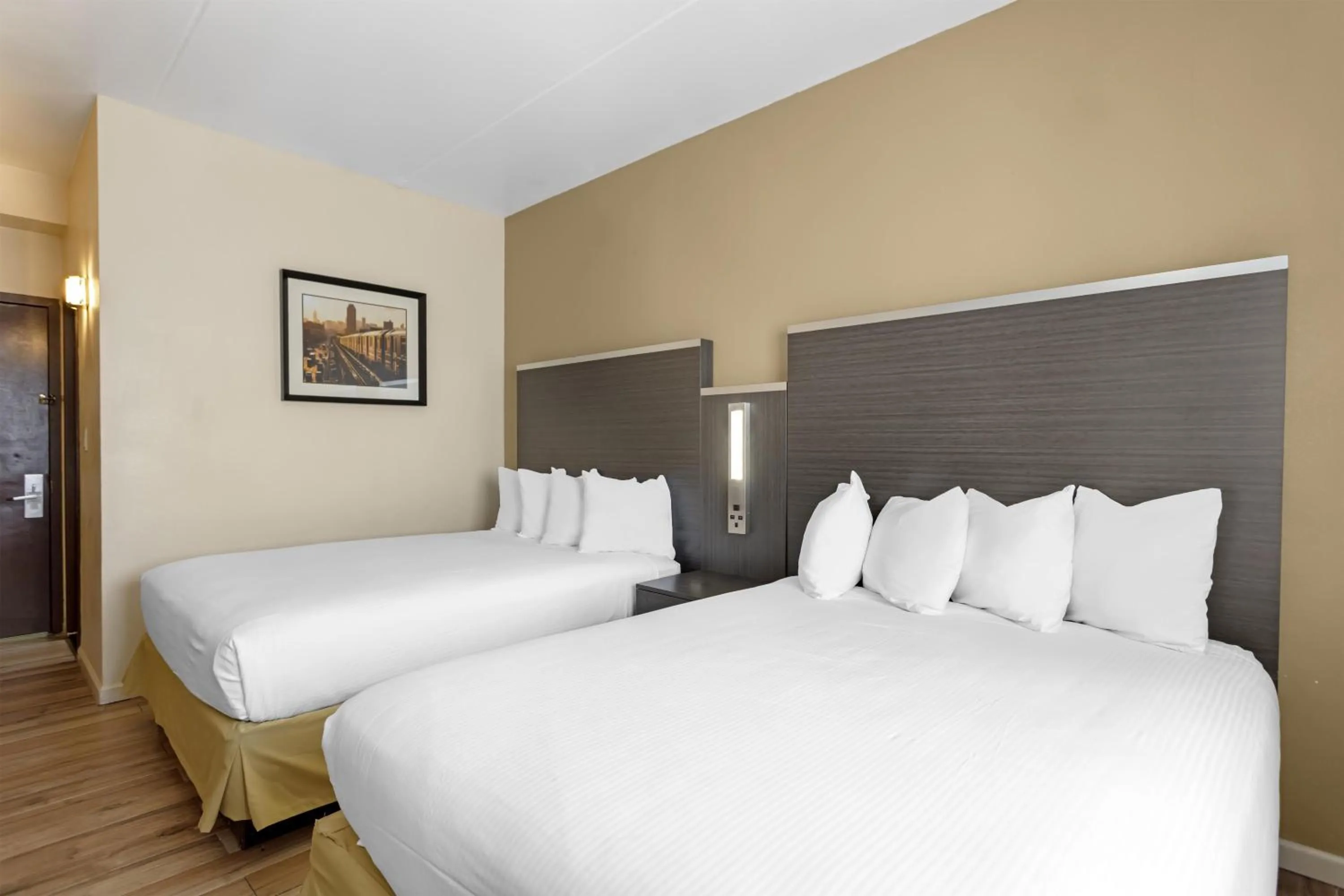 Queen Room with Two Queen Beds in Best Western Jamaica Inn