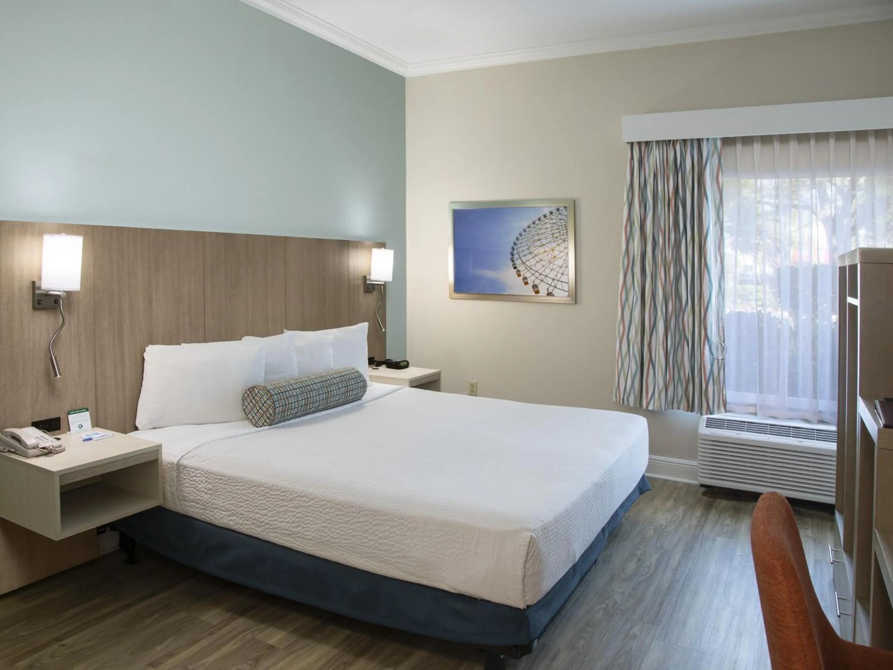 King Room - Disability Access in Galleria Palms Orlando - Free Theme Park Shuttles