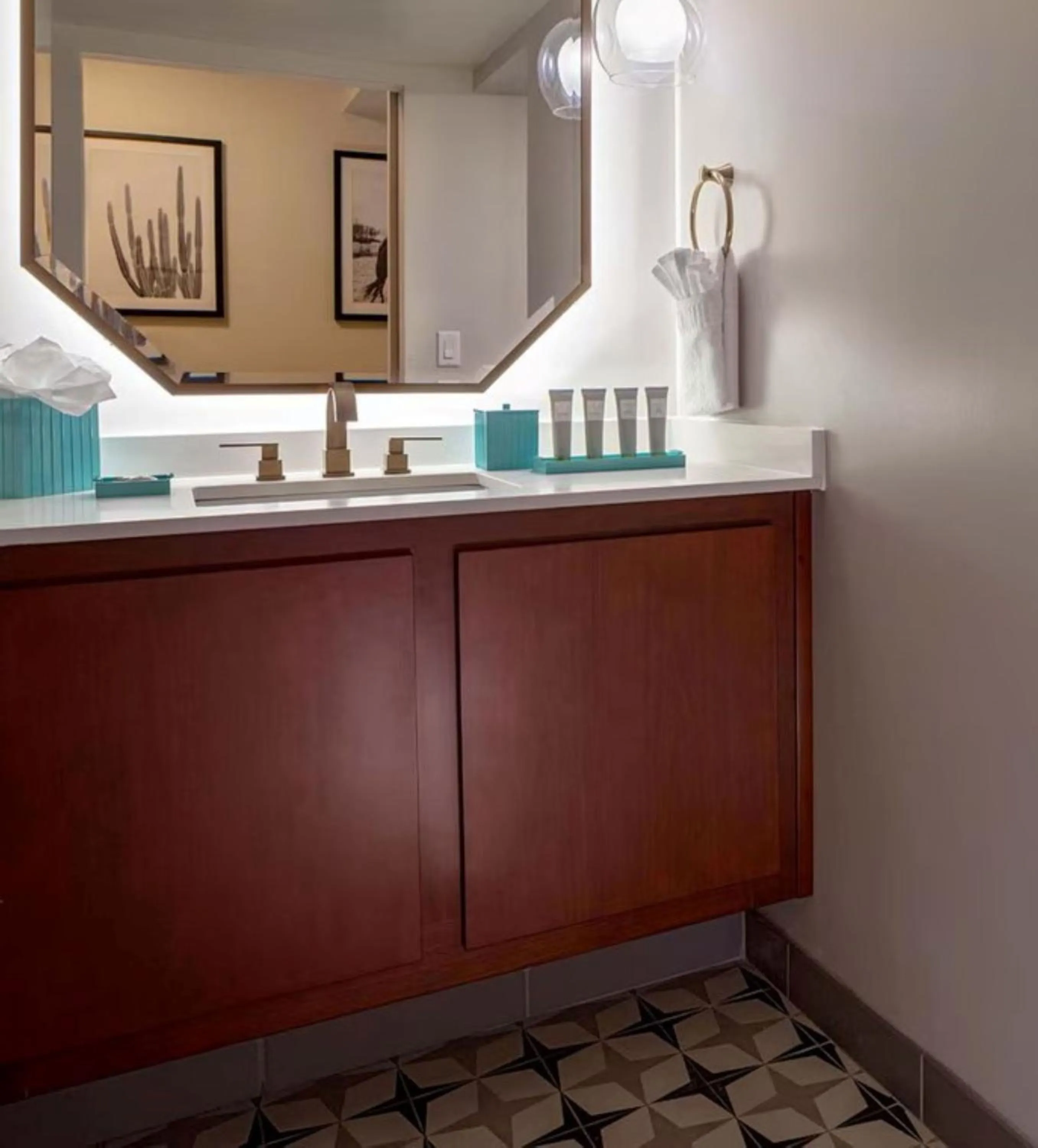 1 Bedroom Suite with 1 King, Poolside in Hotel Adeline, Scottsdale, a Tribute Portfolio Hotel