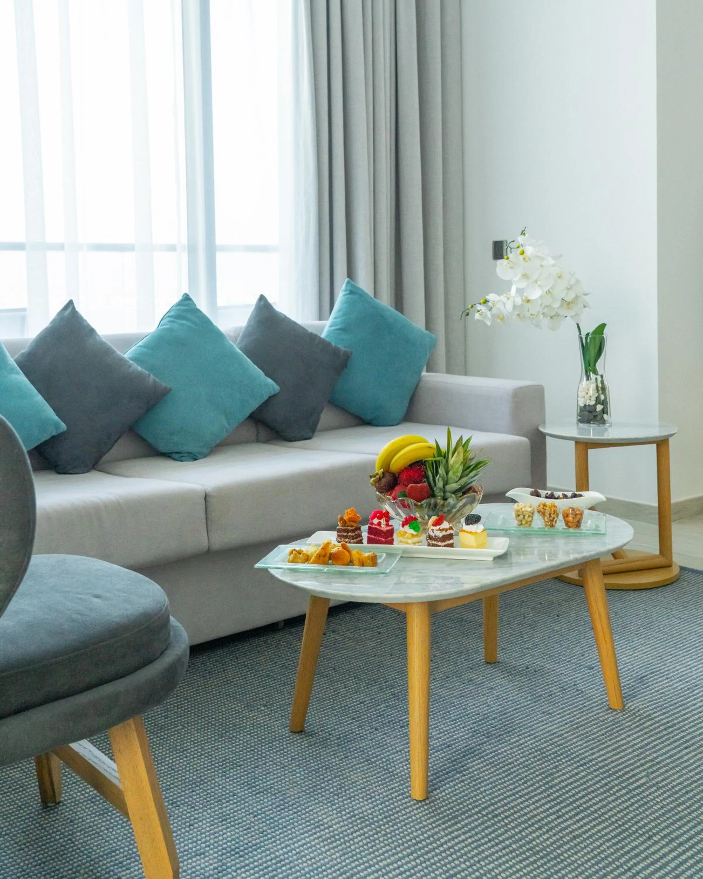 Skyline Suite with Balcony in C Central Hotel and Resort The Palm