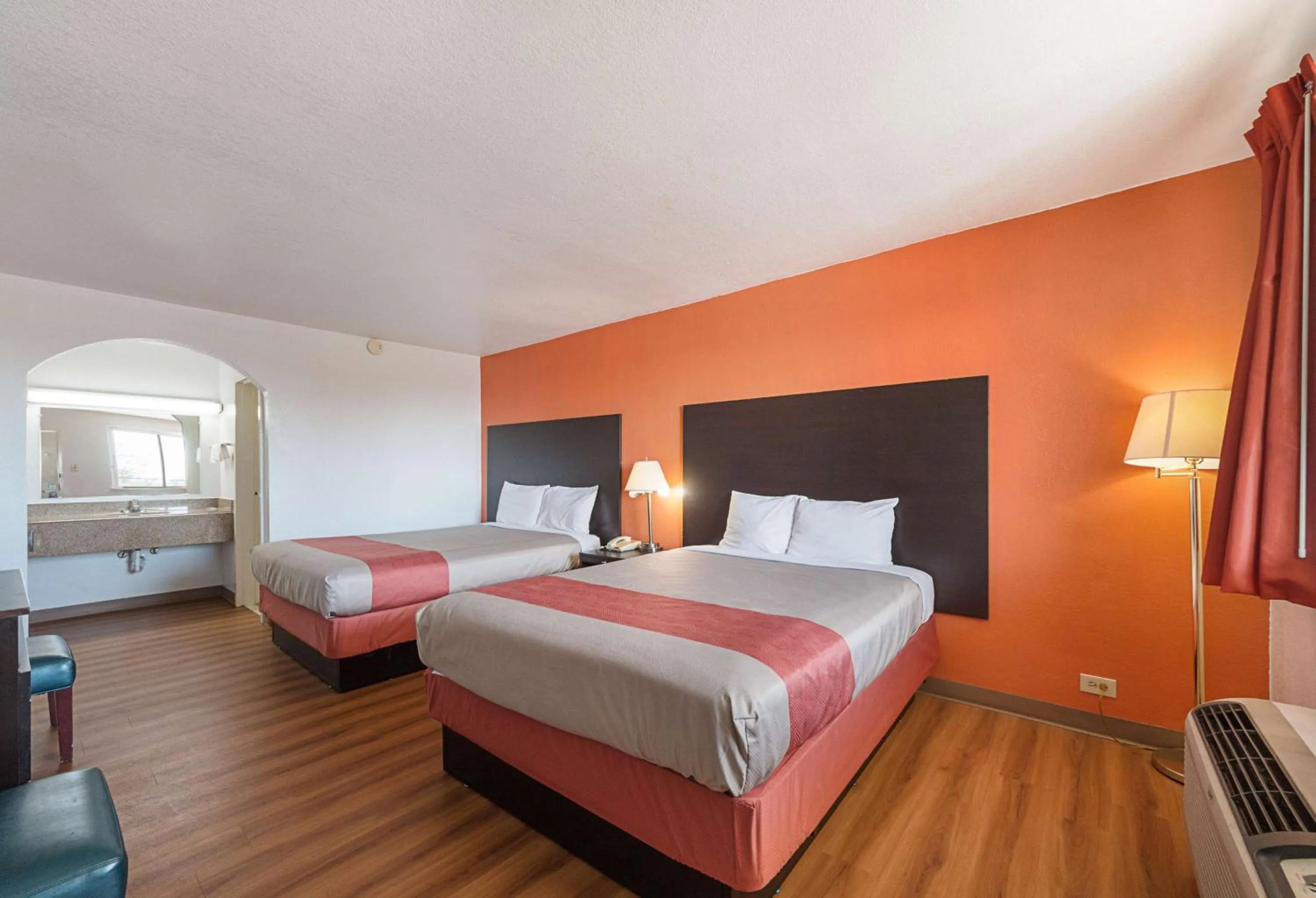 Queen Room with Two Queen Beds - Smoking in Motel 6 San Antonio TX I10 West