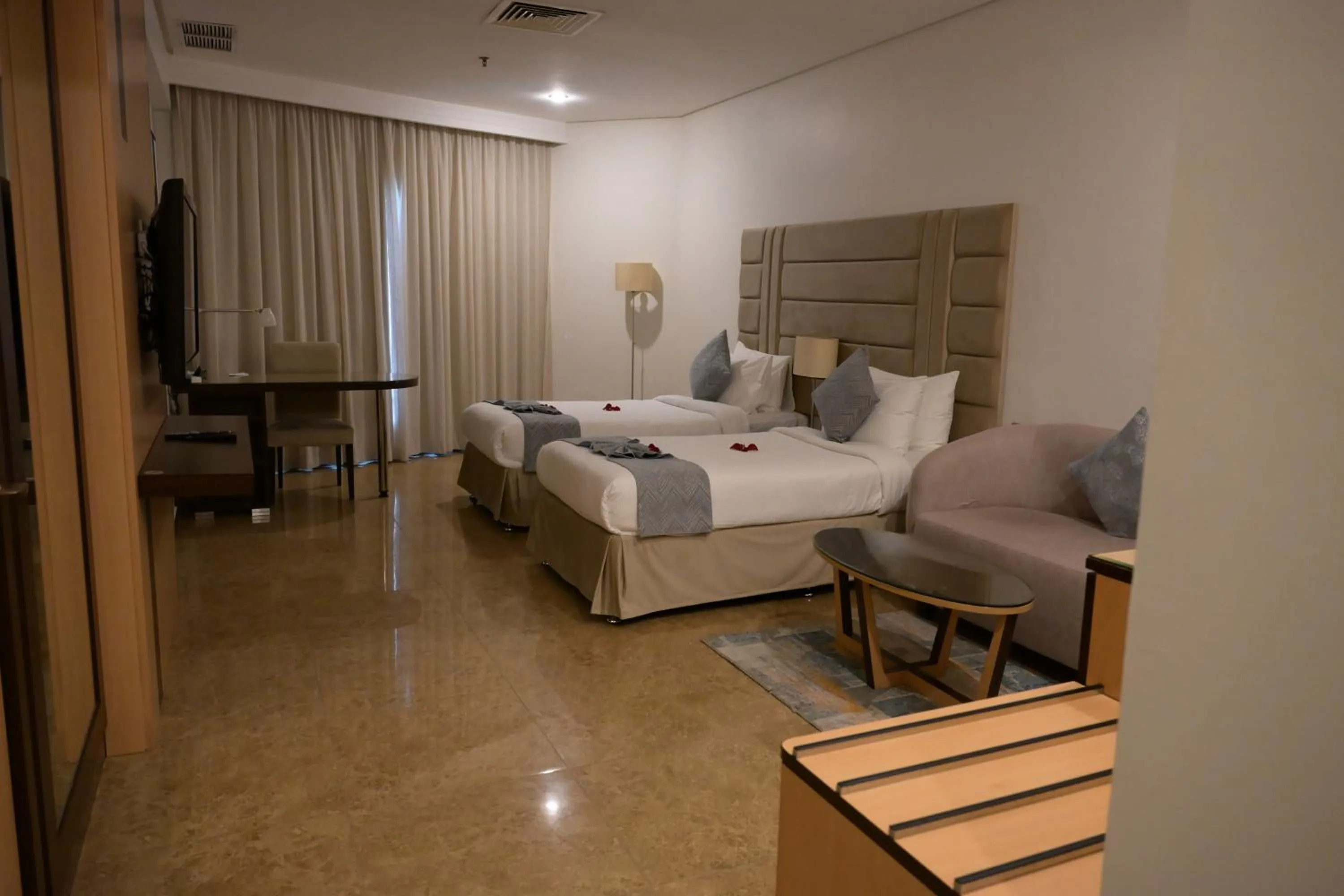 Superior Twin Room - single occupancy in Best Western Plus Mahboula