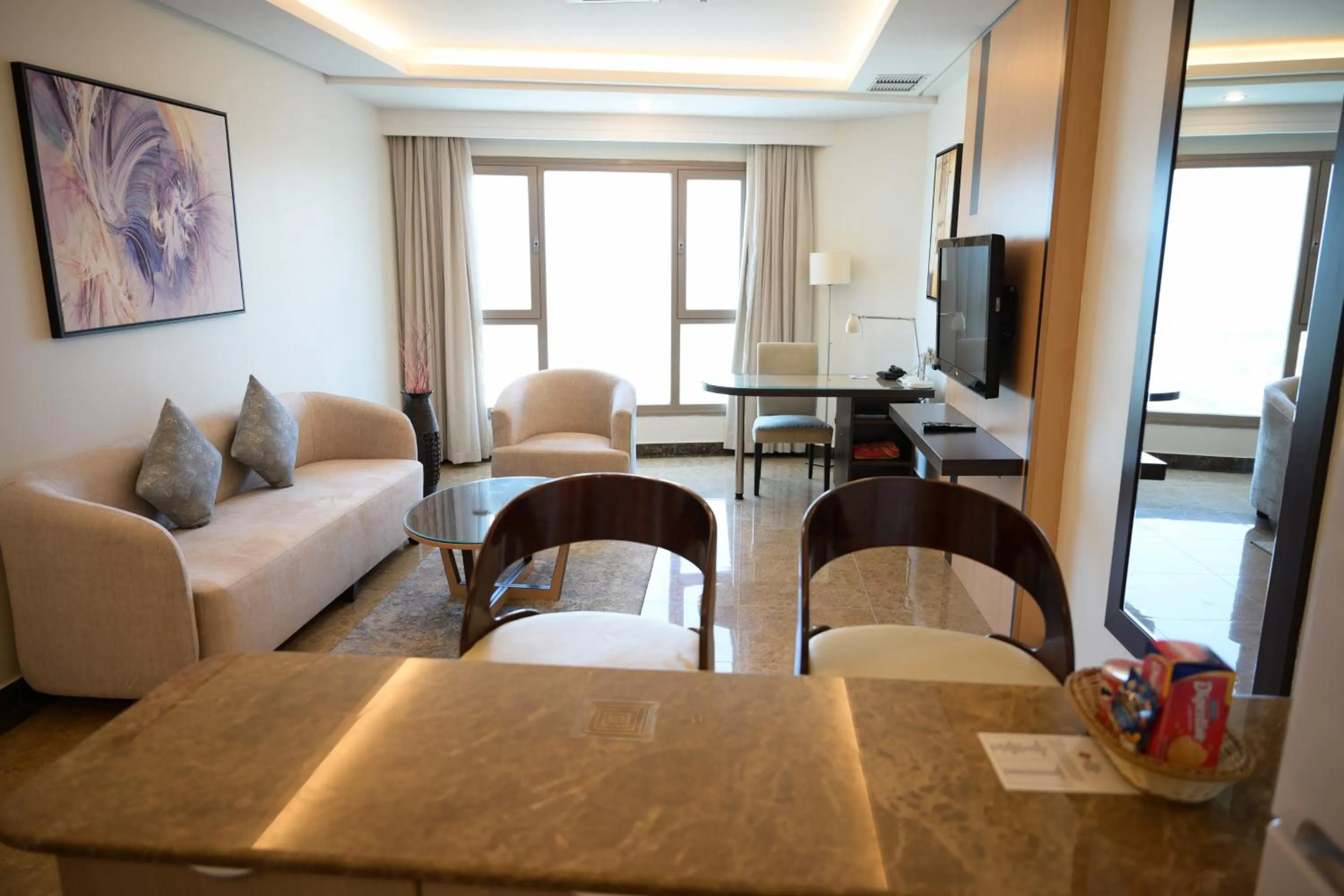 One-Bedroom Apartment with King Bed and Kitchenette - single occupancy - Non-Smoking in Best Western Plus Mahboula