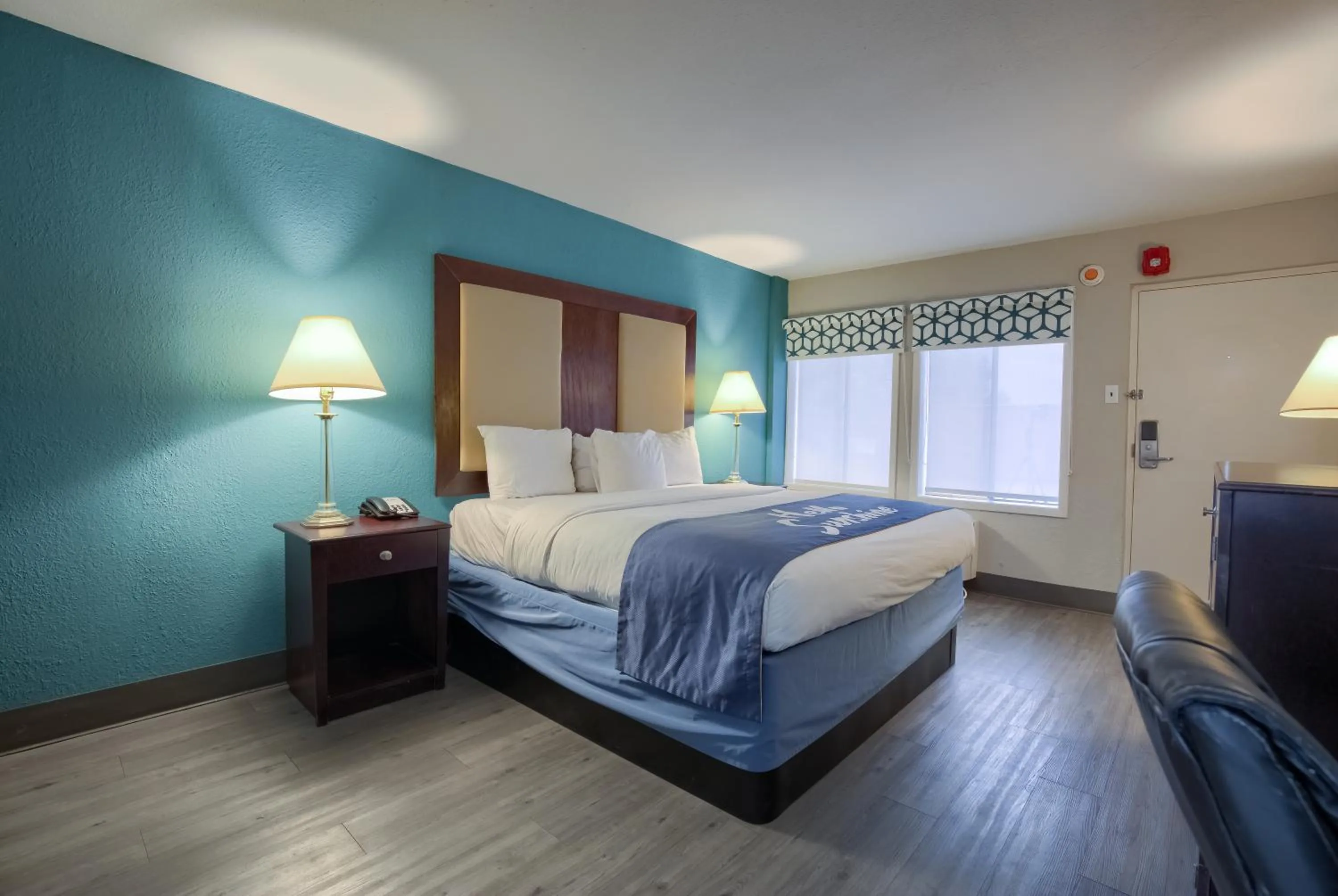 King Studio Suite - Non-Smoking in Days Inn by Wyndham Mobile I-65