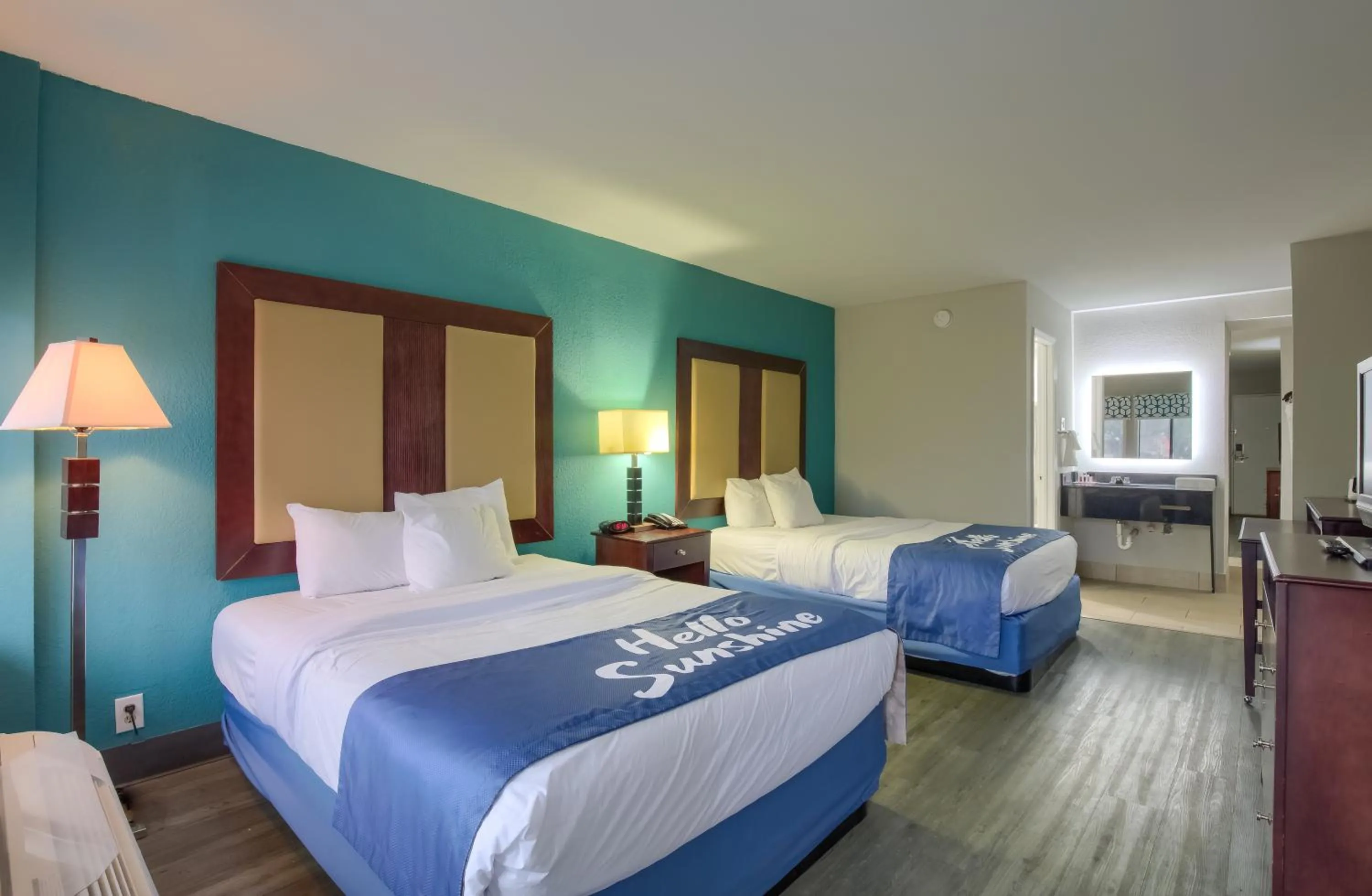 Studio Suite with Two Queen Beds - Non-Smoking in Days Inn by Wyndham Mobile I-65