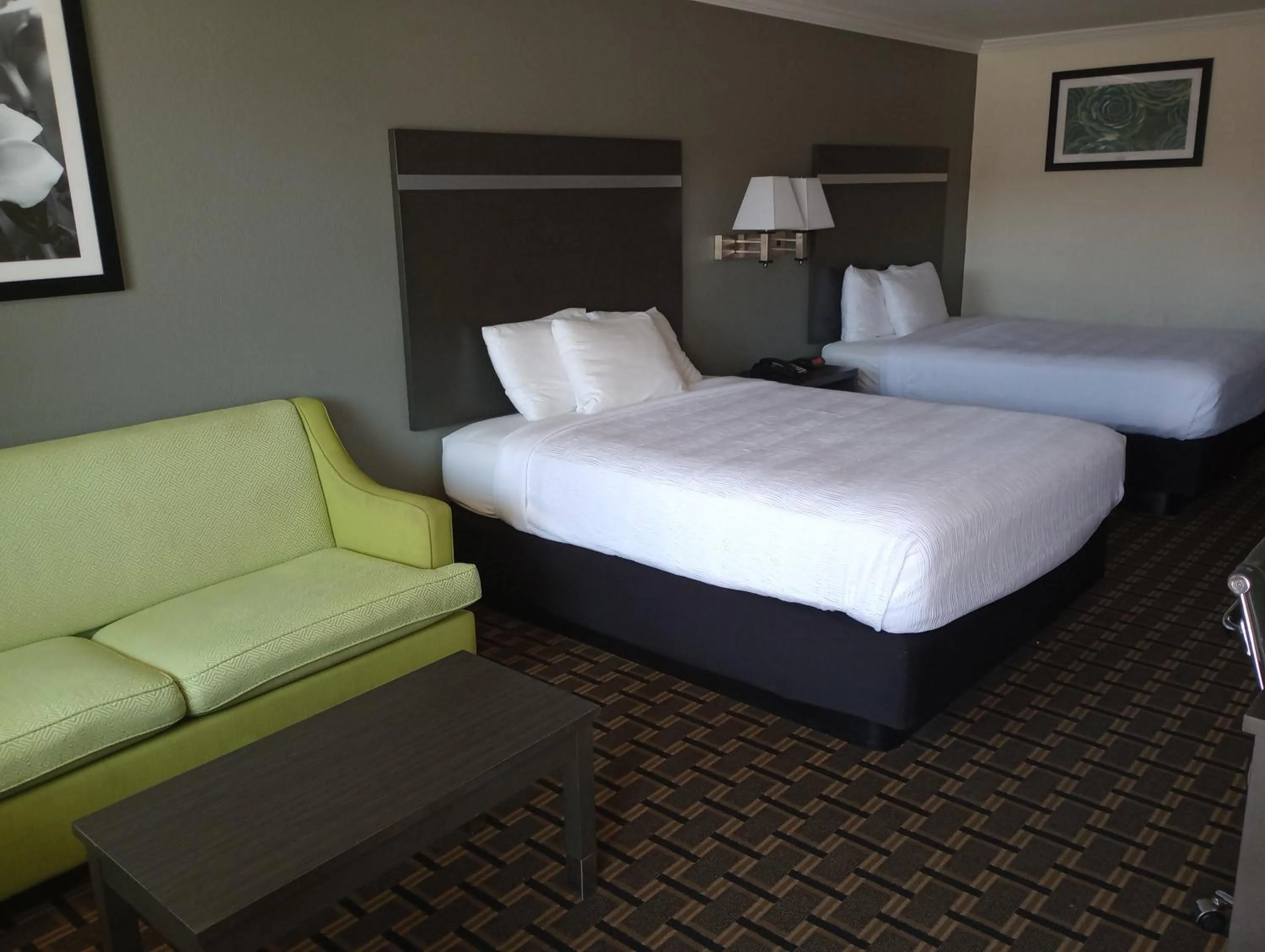 Executive Queen Room with Two Queen Beds - Non-Smoking in Best Western Garden Inn
