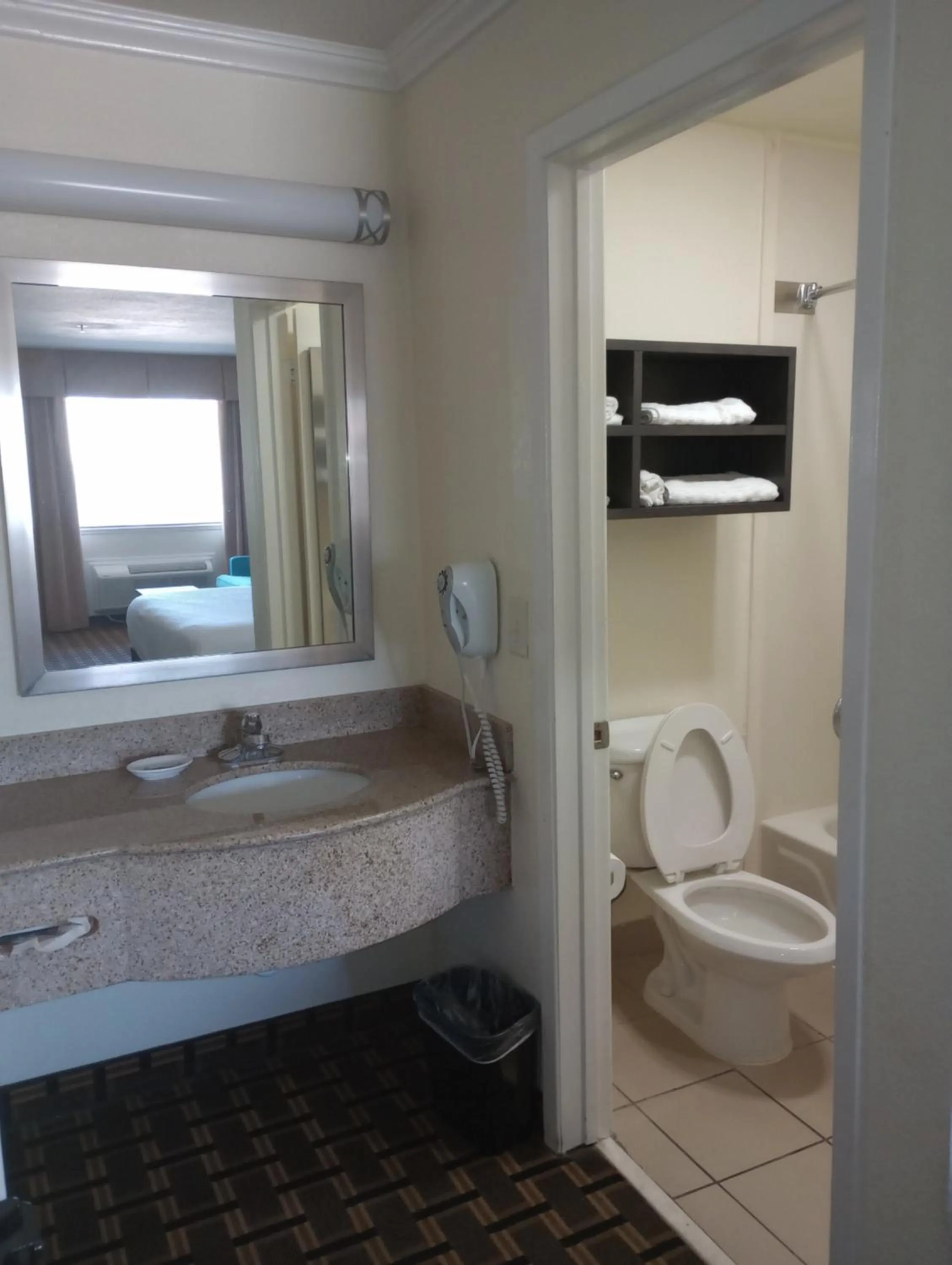 King Room - Non-Smoking in Best Western Garden Inn