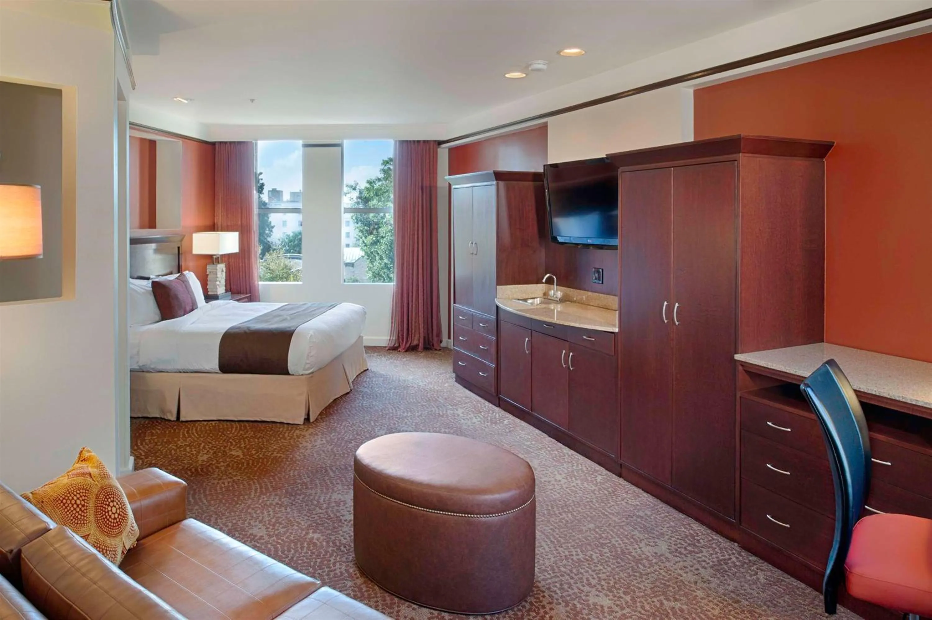 Junior Suite with Spa Bath in The Emily Morgan Hotel - A DoubleTree by Hilton