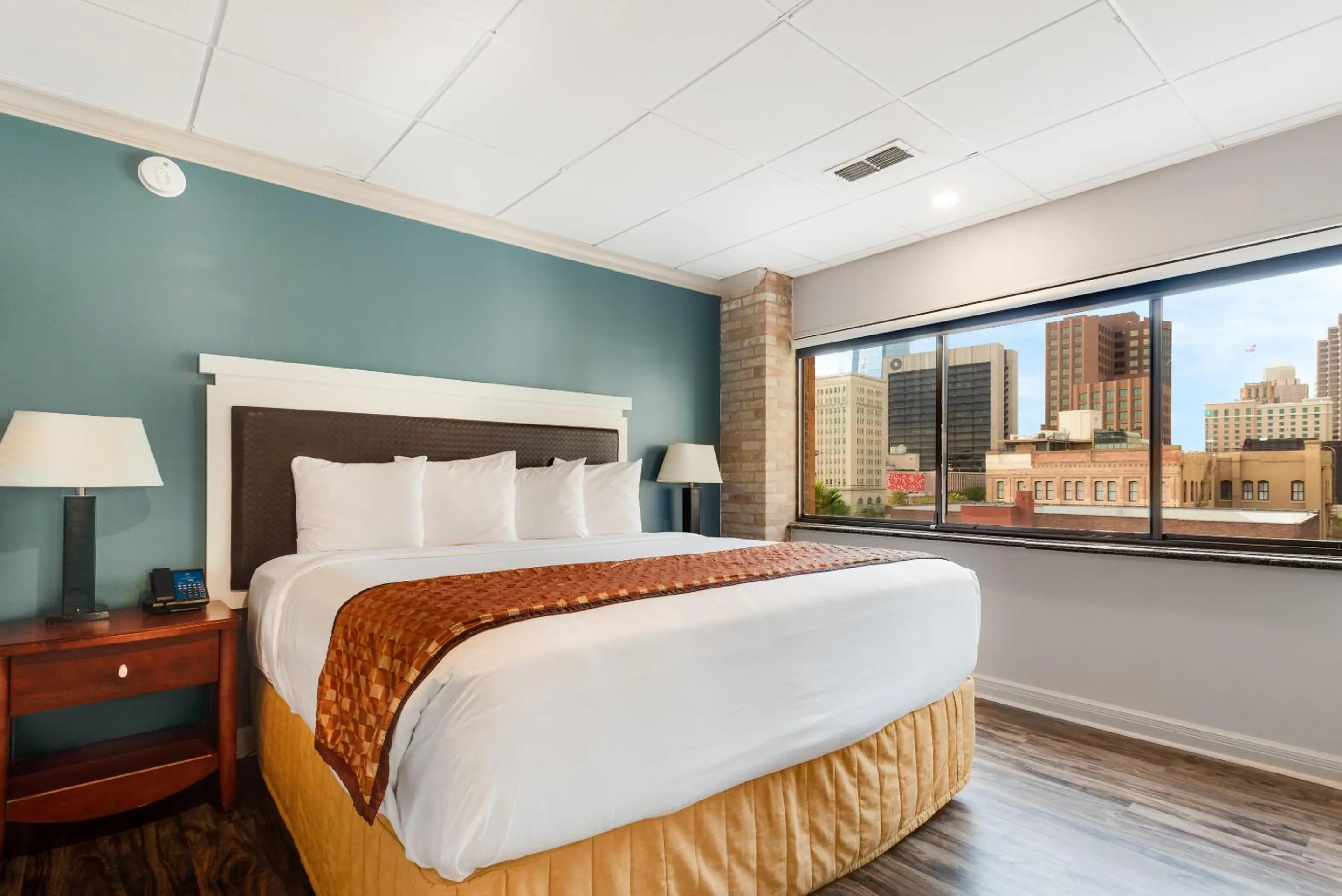 Presidential Suite in Riverwalk Plaza Hotel