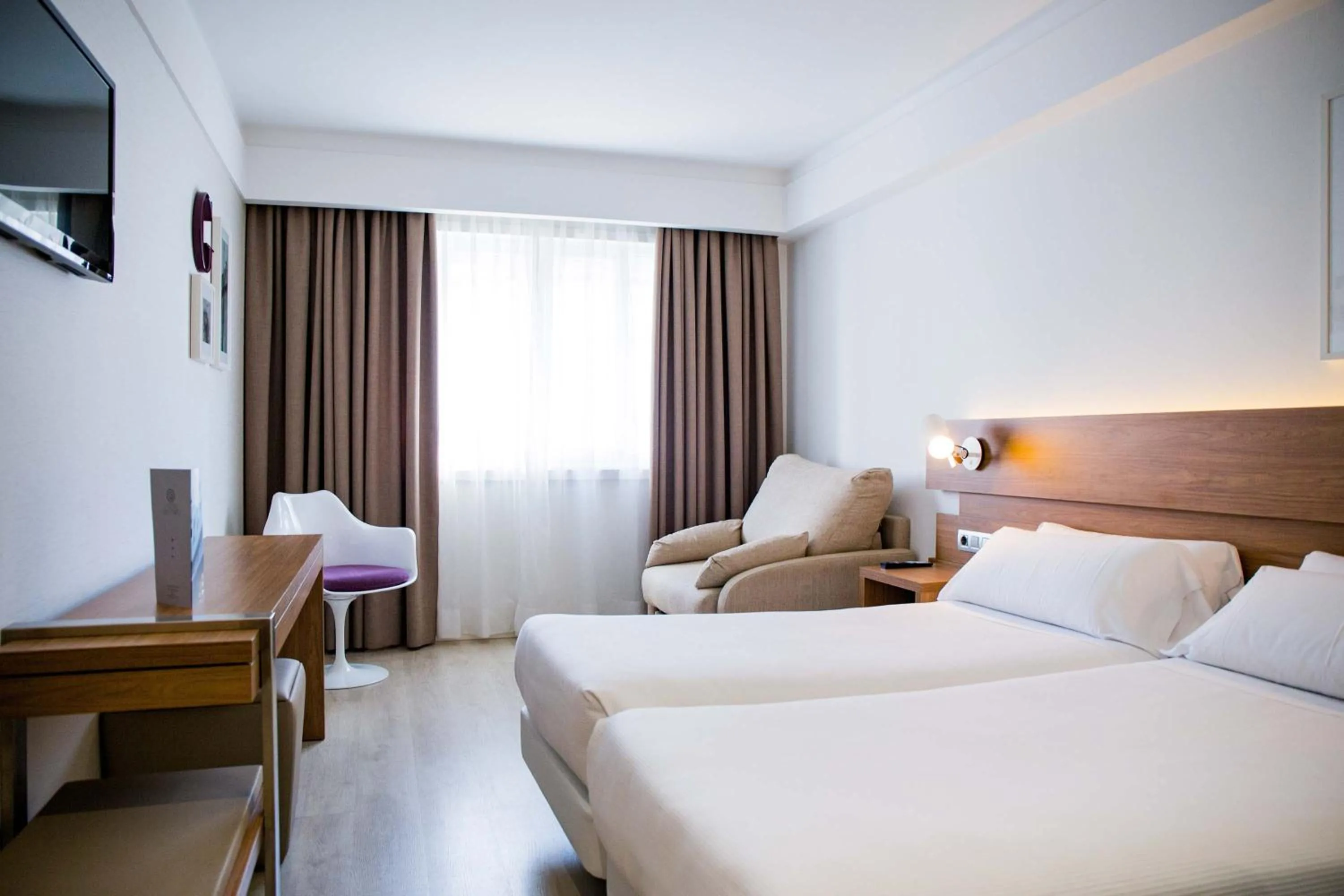 Double Room with Extra Bed in Hotel Gelmírez