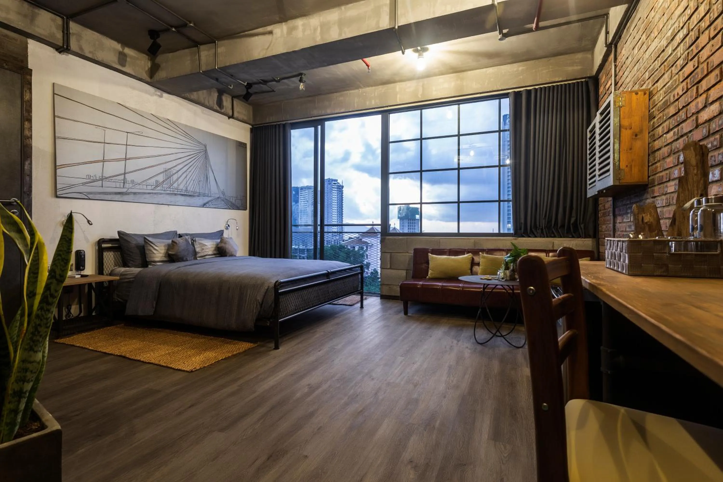 Deluxe Double Room with Balcony and Sea View in Bridges Danang Boutique Hotel