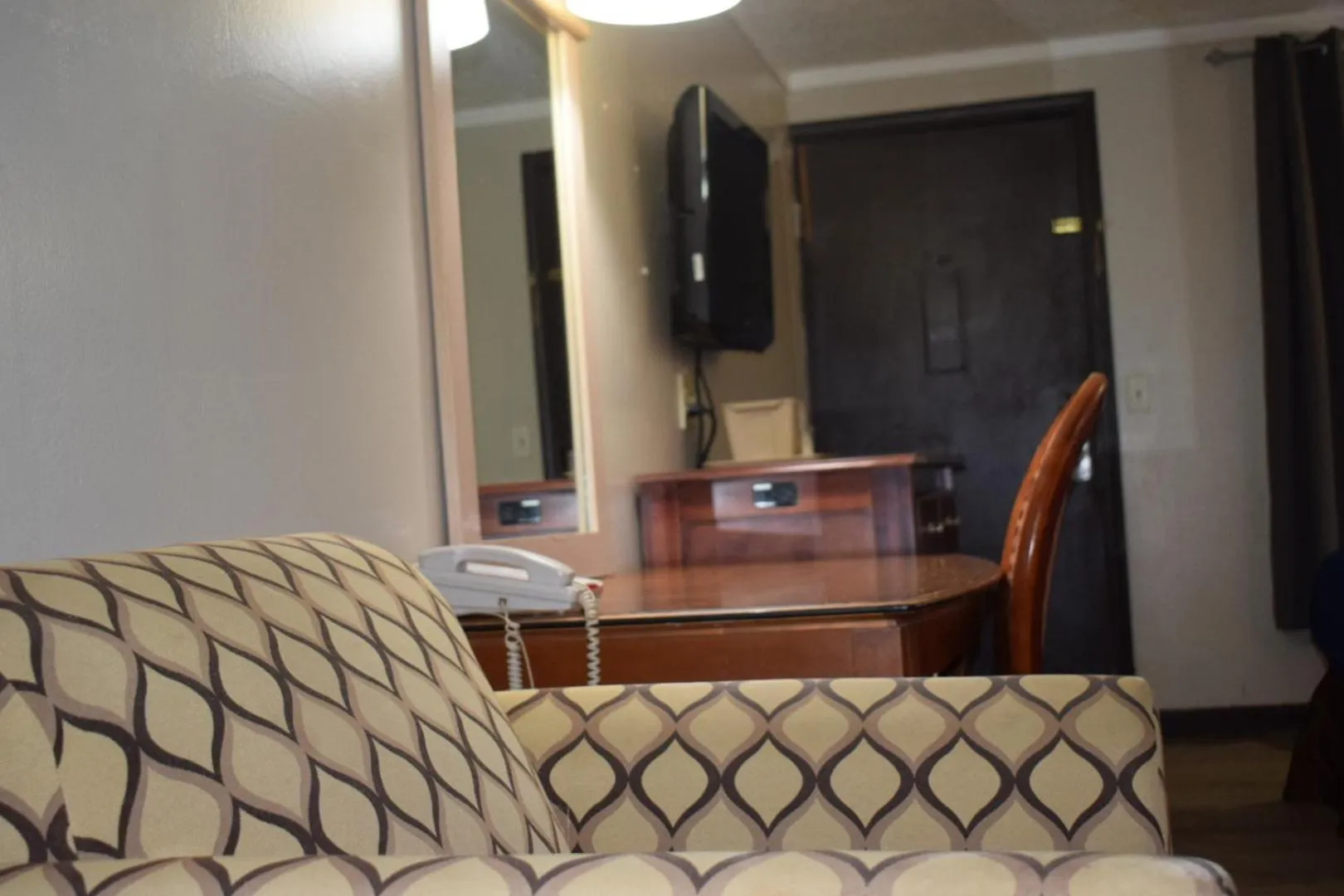 Queen Kitchenette Non-Smoking in Knights Inn Farmington Hills