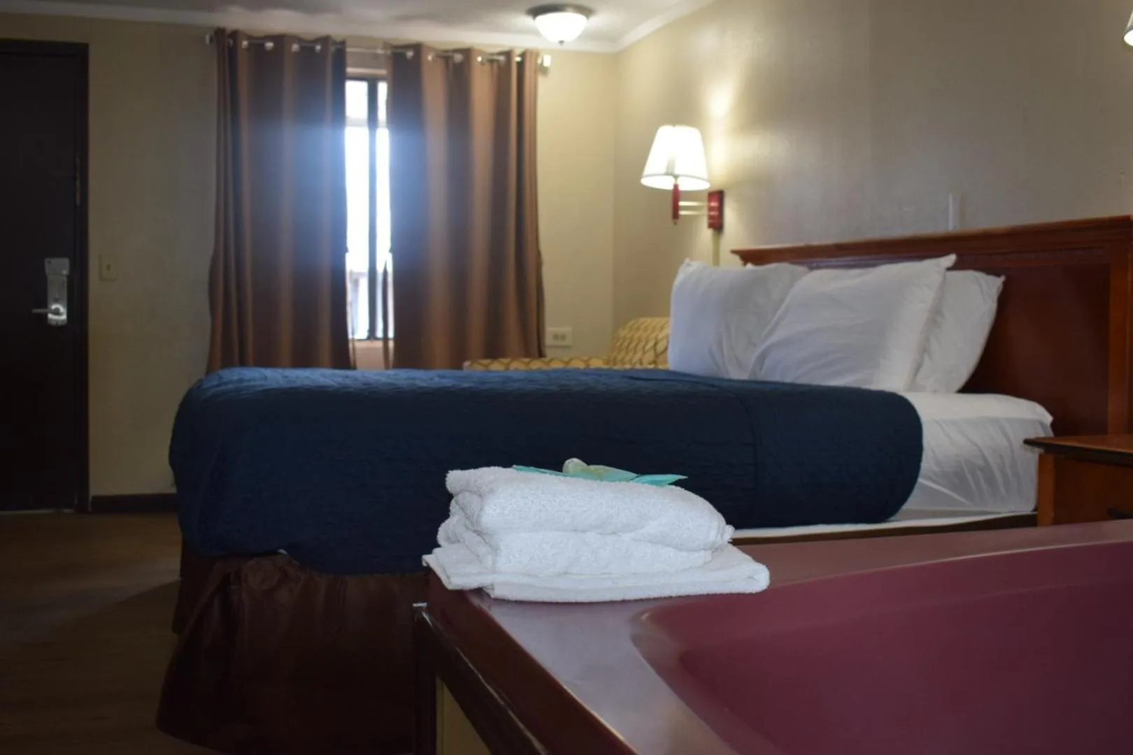 Premium King Bed Non-Smoking with Jetted Tub in Knights Inn Farmington Hills