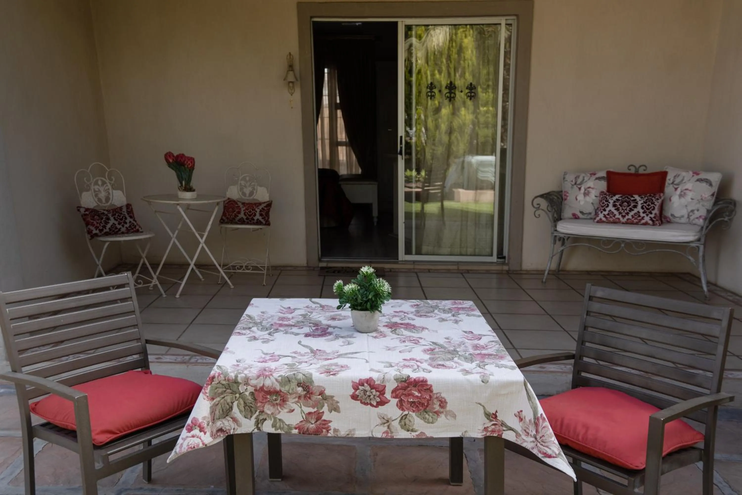 Deluxe Double Studio in The Falls Guest House