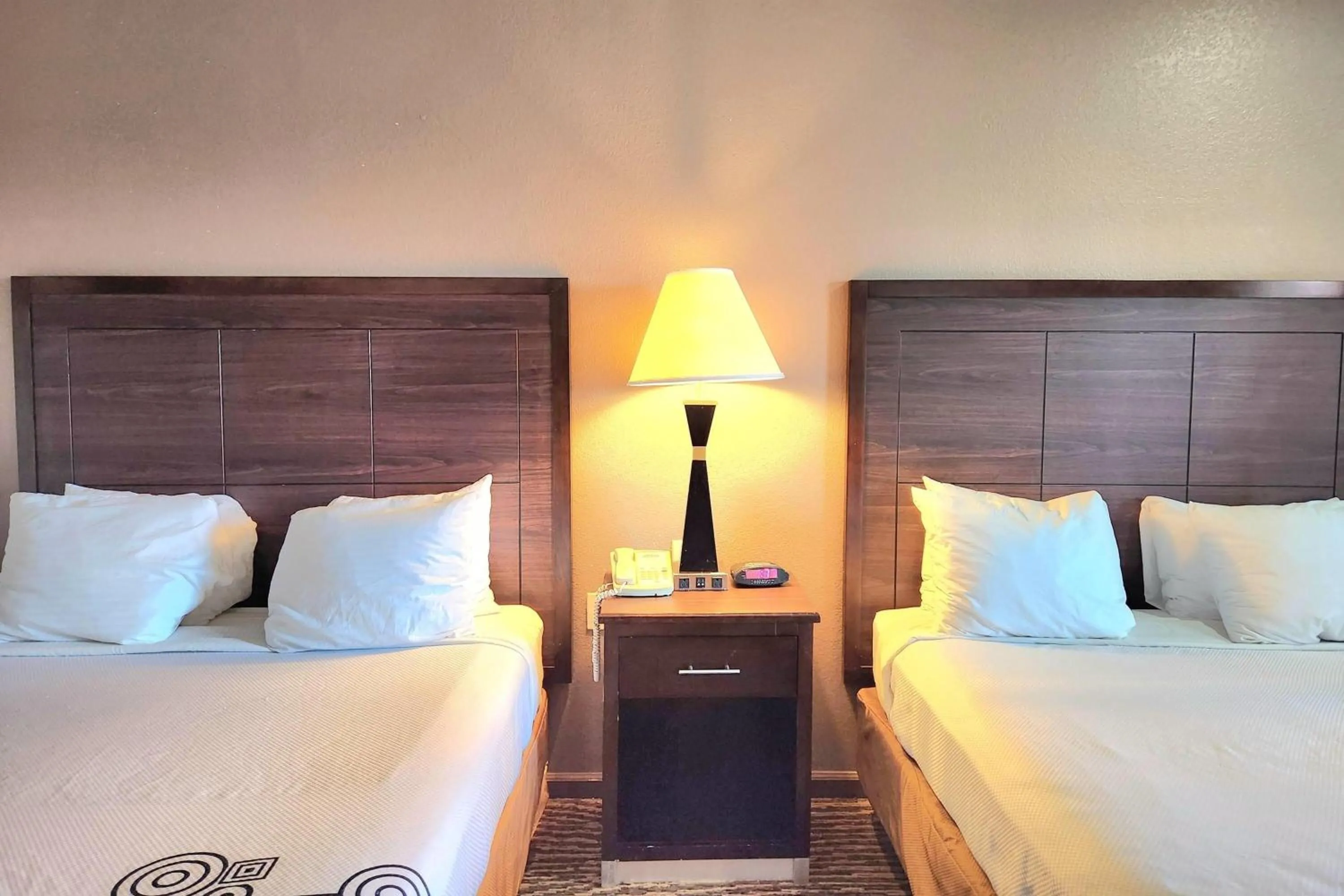 Queen Room with Two Queen Beds - Smoking in Days Inn by Wyndham Navasota