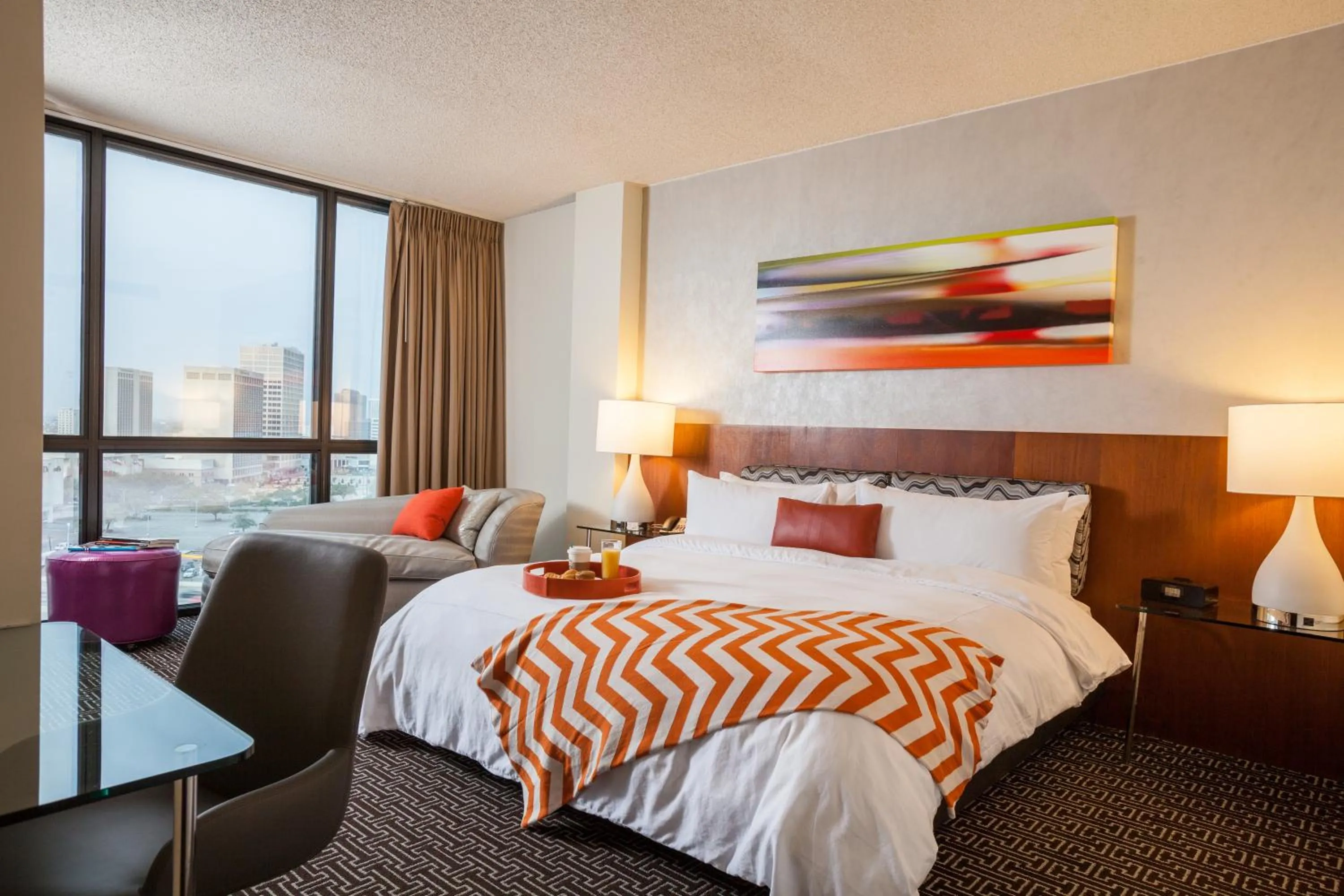 King Room - High Floor in Hotel Derek Houston Galleria