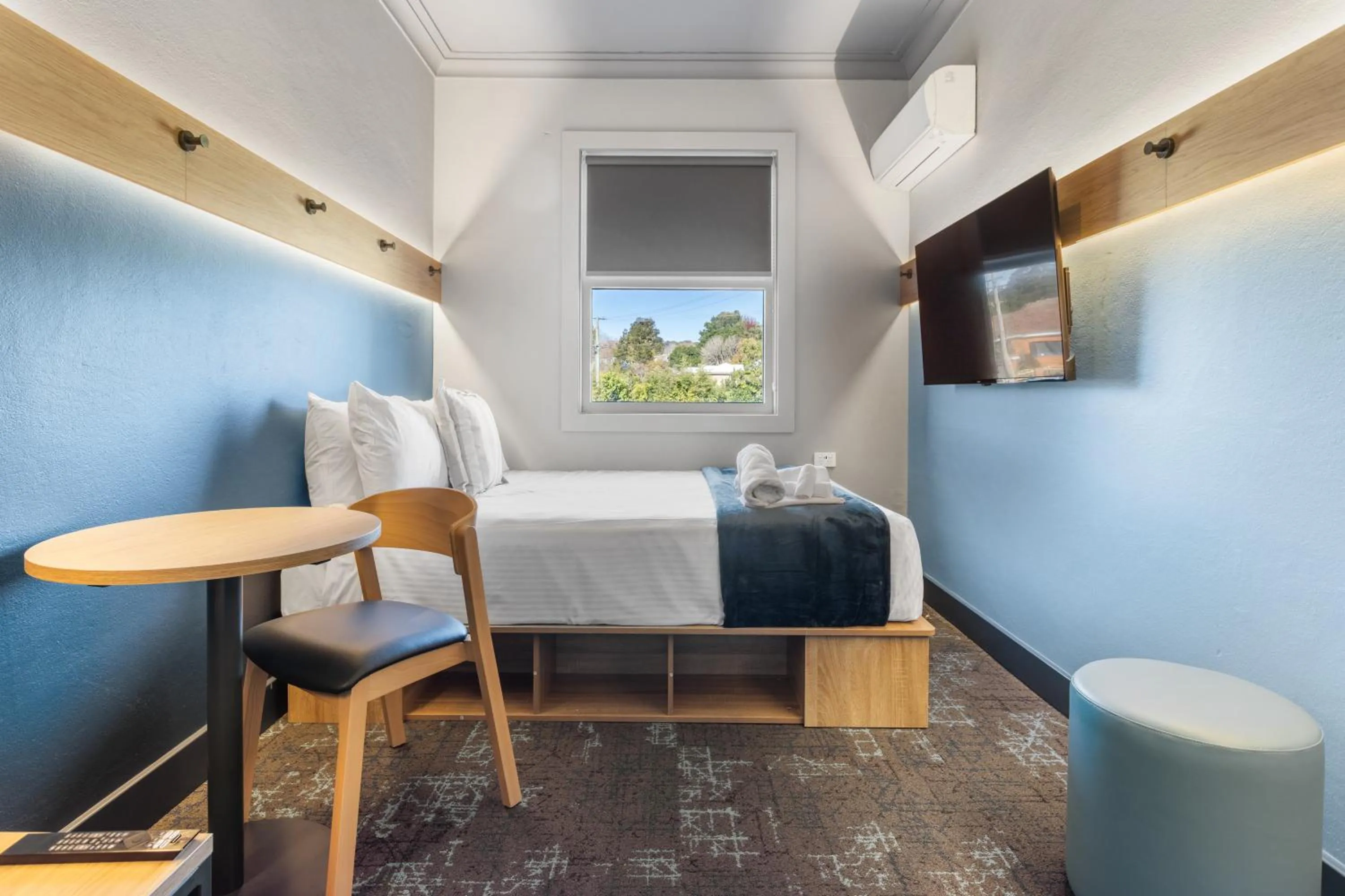 Queen Room with Shared Bathroom in Hotel Jesmond