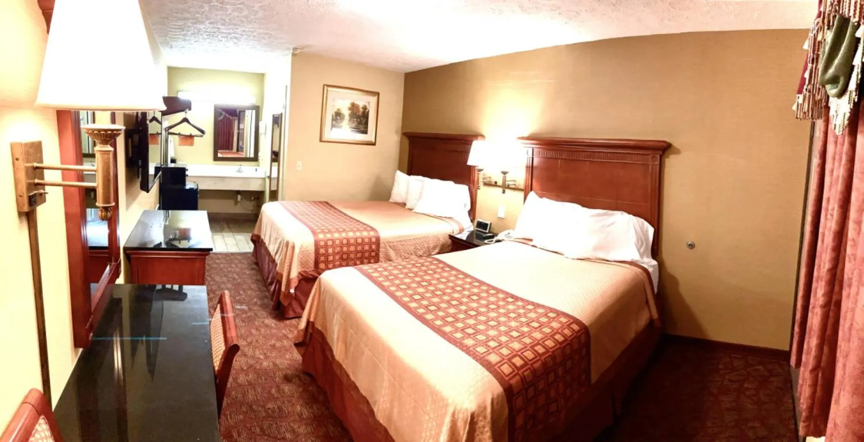 Quadruple Room - Non Smoking in Rodeway Inn Goodlettsville South
