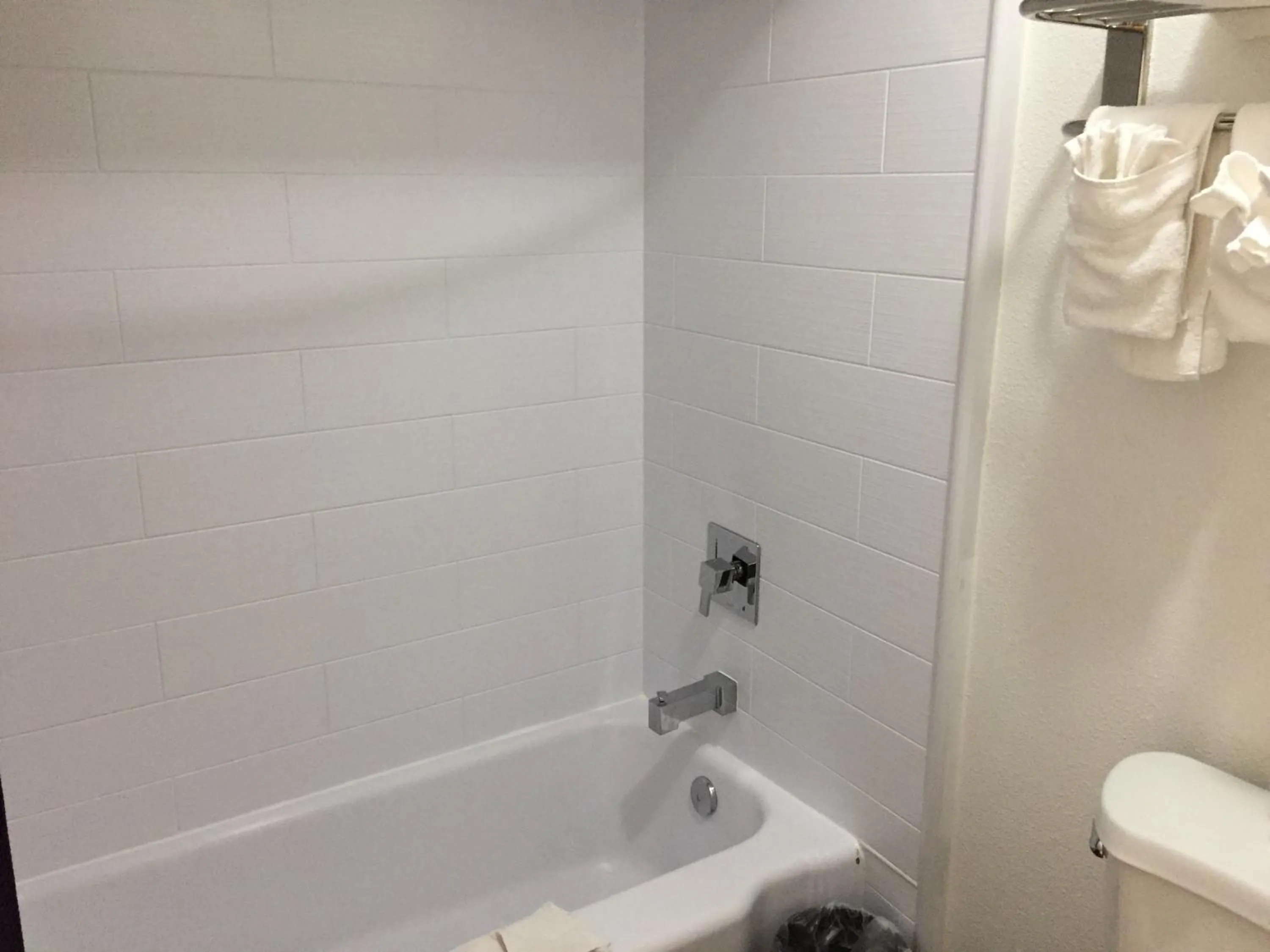 Standard Triple Room in Hotel Iris - Mission Valley-San Diego Zoo-SeaWorld