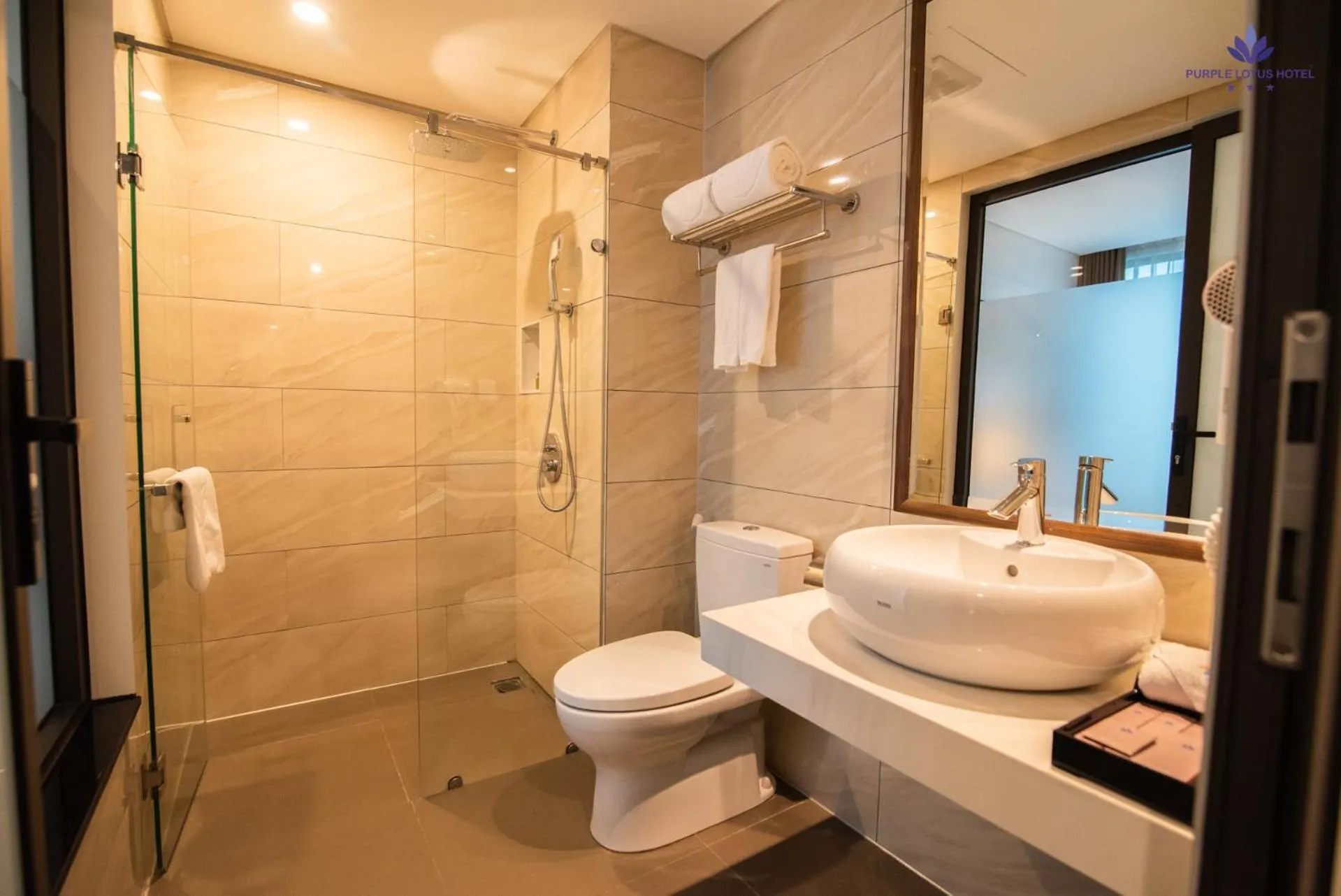 Superior Twin Room in Purple Lotus Hotel