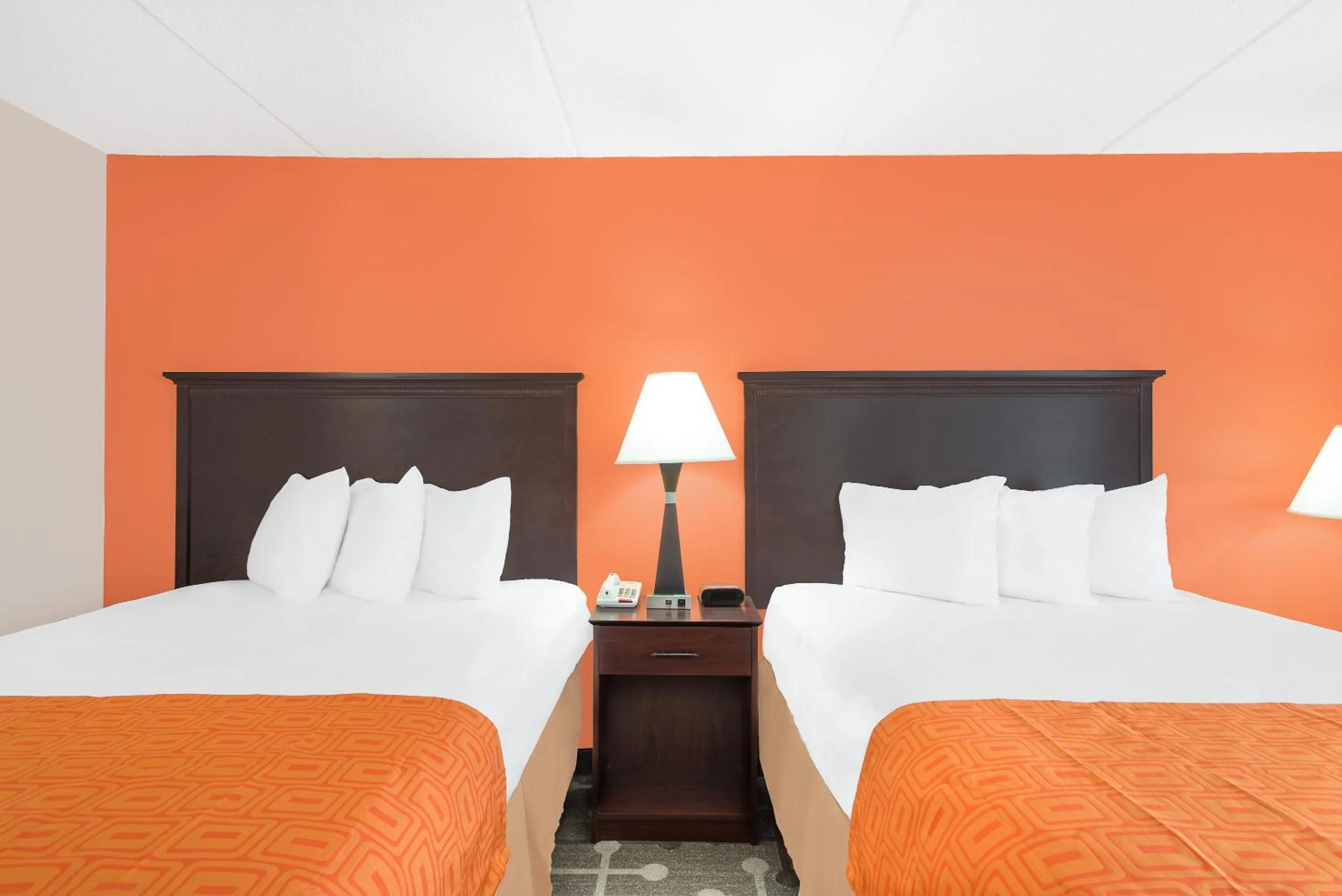 Queen Room with Two Queen Beds - Non-Smoking in Howard Johnson by Wyndham Saugerties