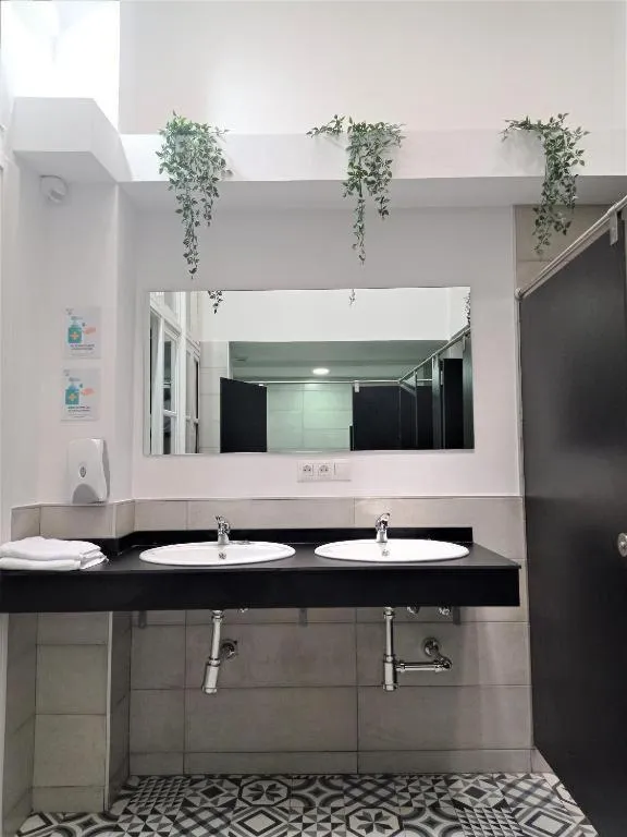 Single Bed in 10-Bed Dormitory Room in Planeta Cadiz Hostel