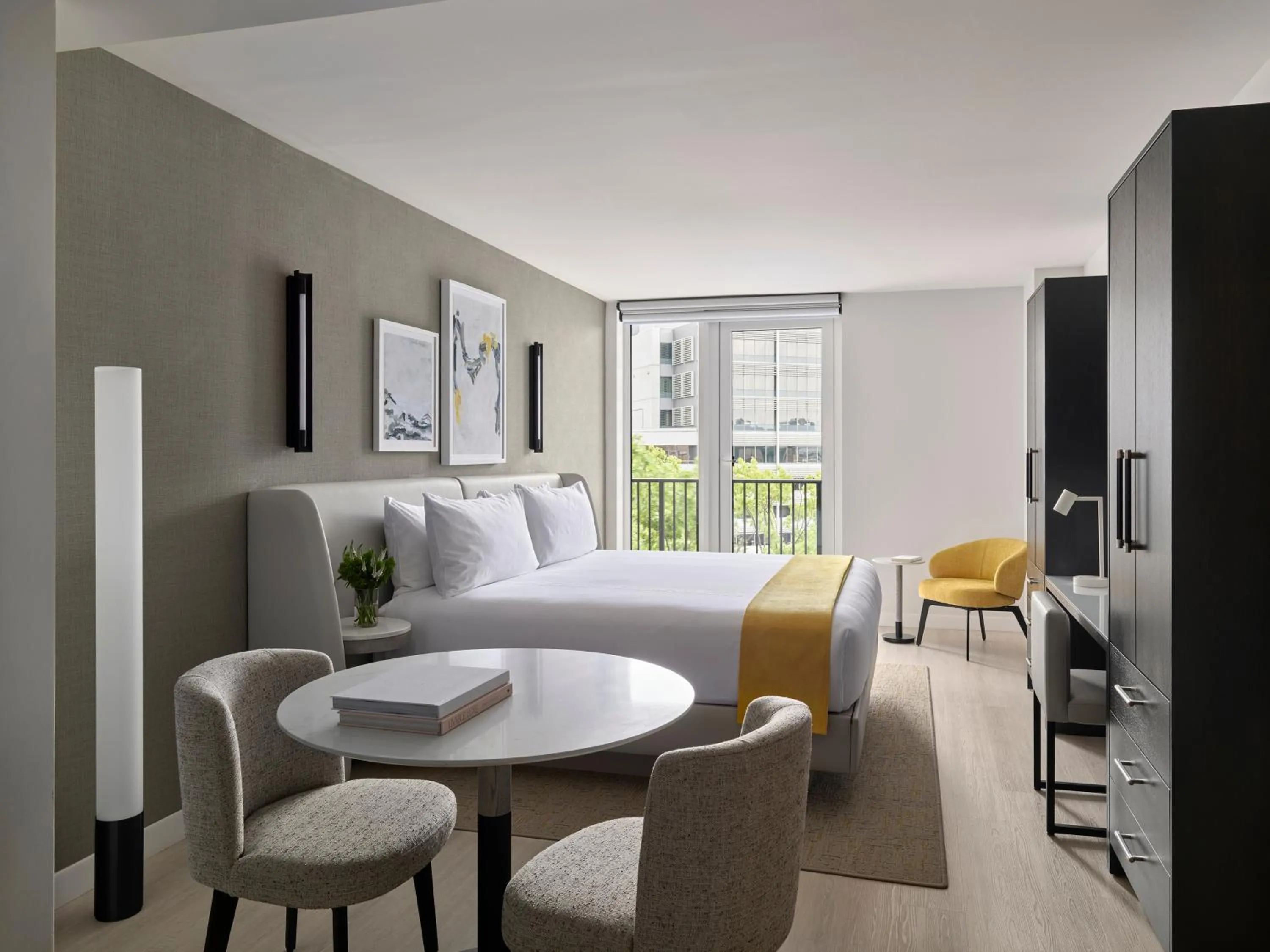 King Room with Balcony in Hotel AKA Washington Circle