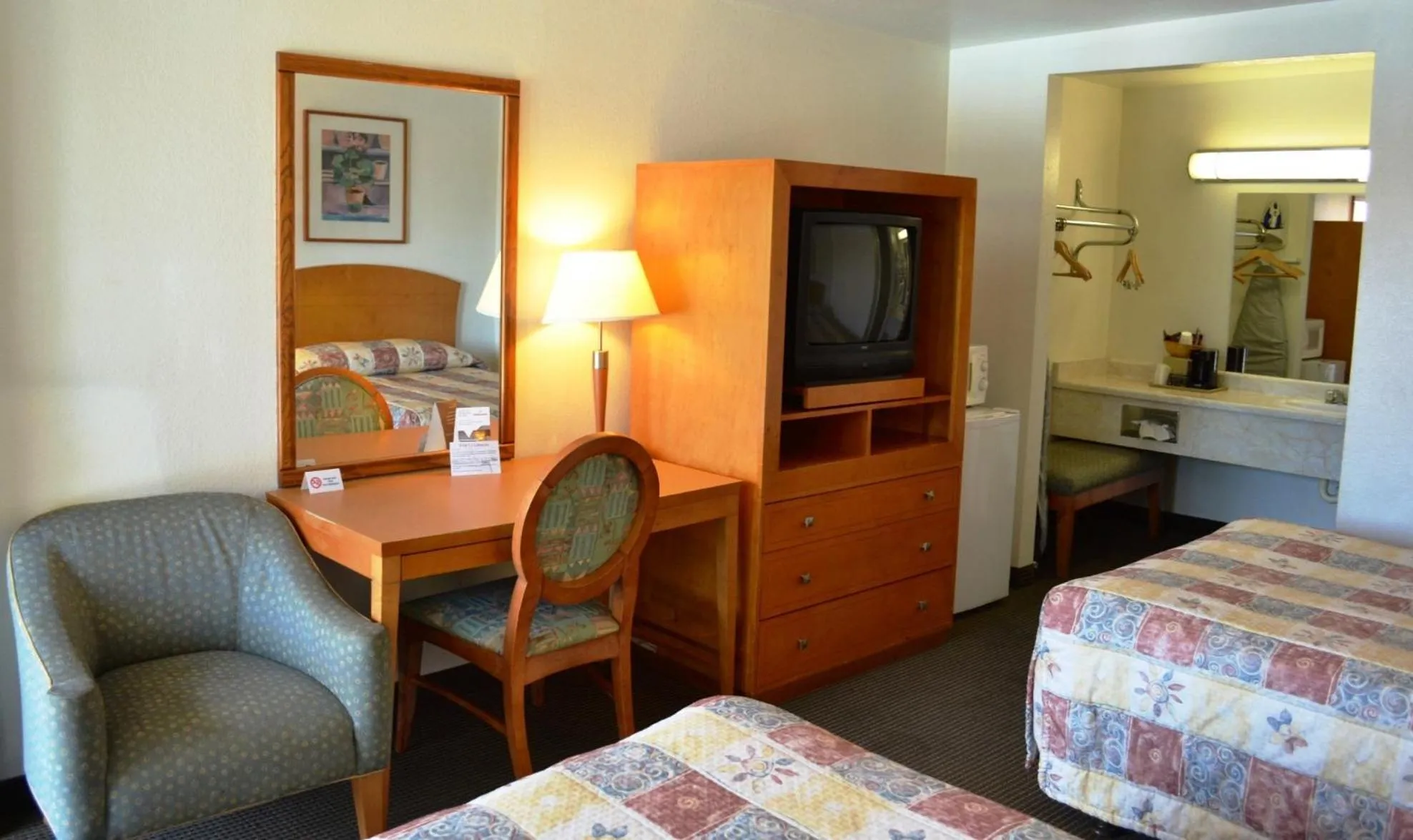 Double Room with Two Double Beds in Fresno Inn