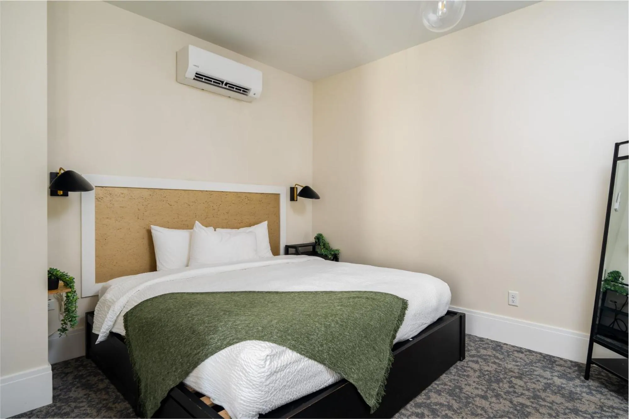 One-Bedroom Apartment in Hancock House