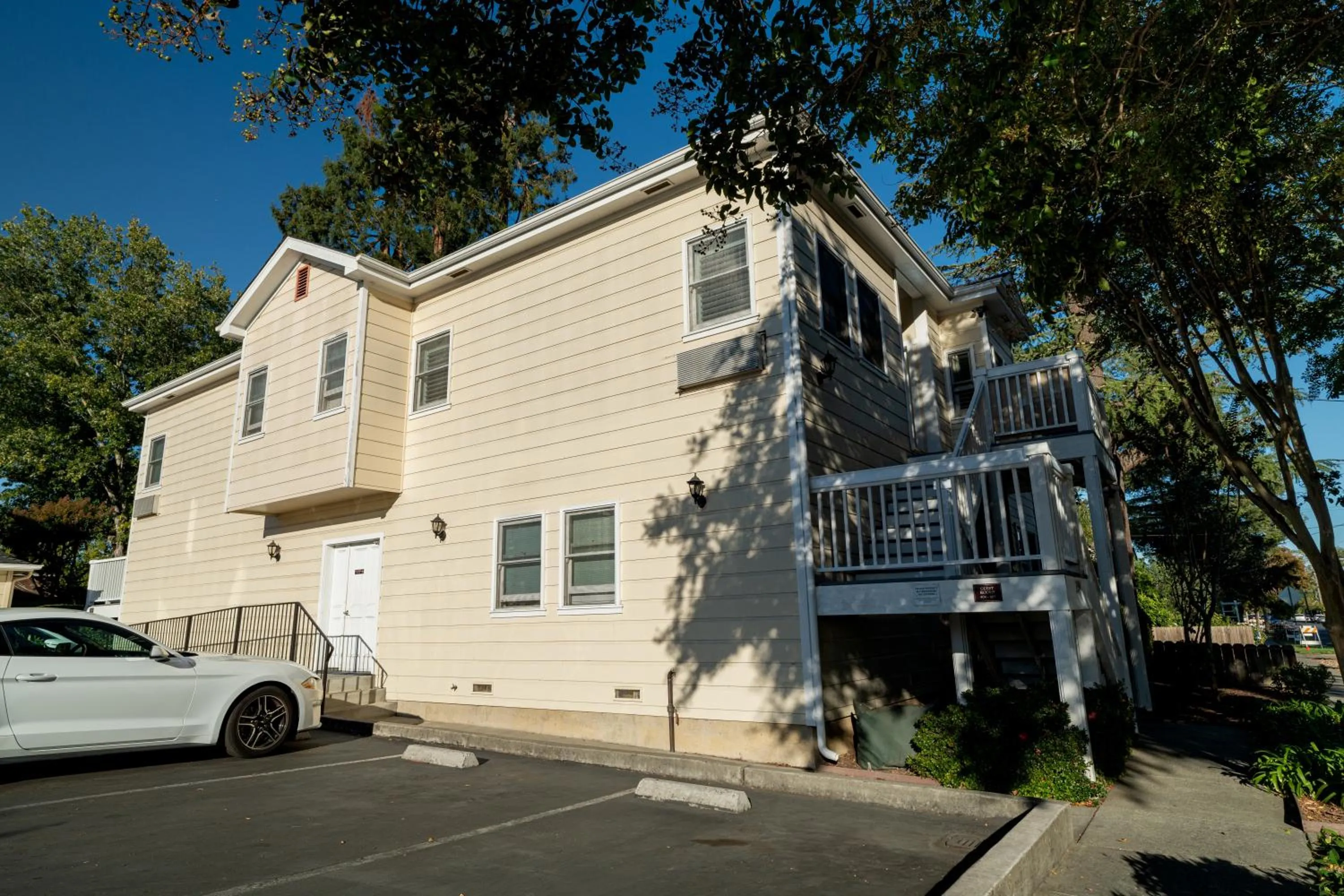 Large Double Room in Elm House Inn