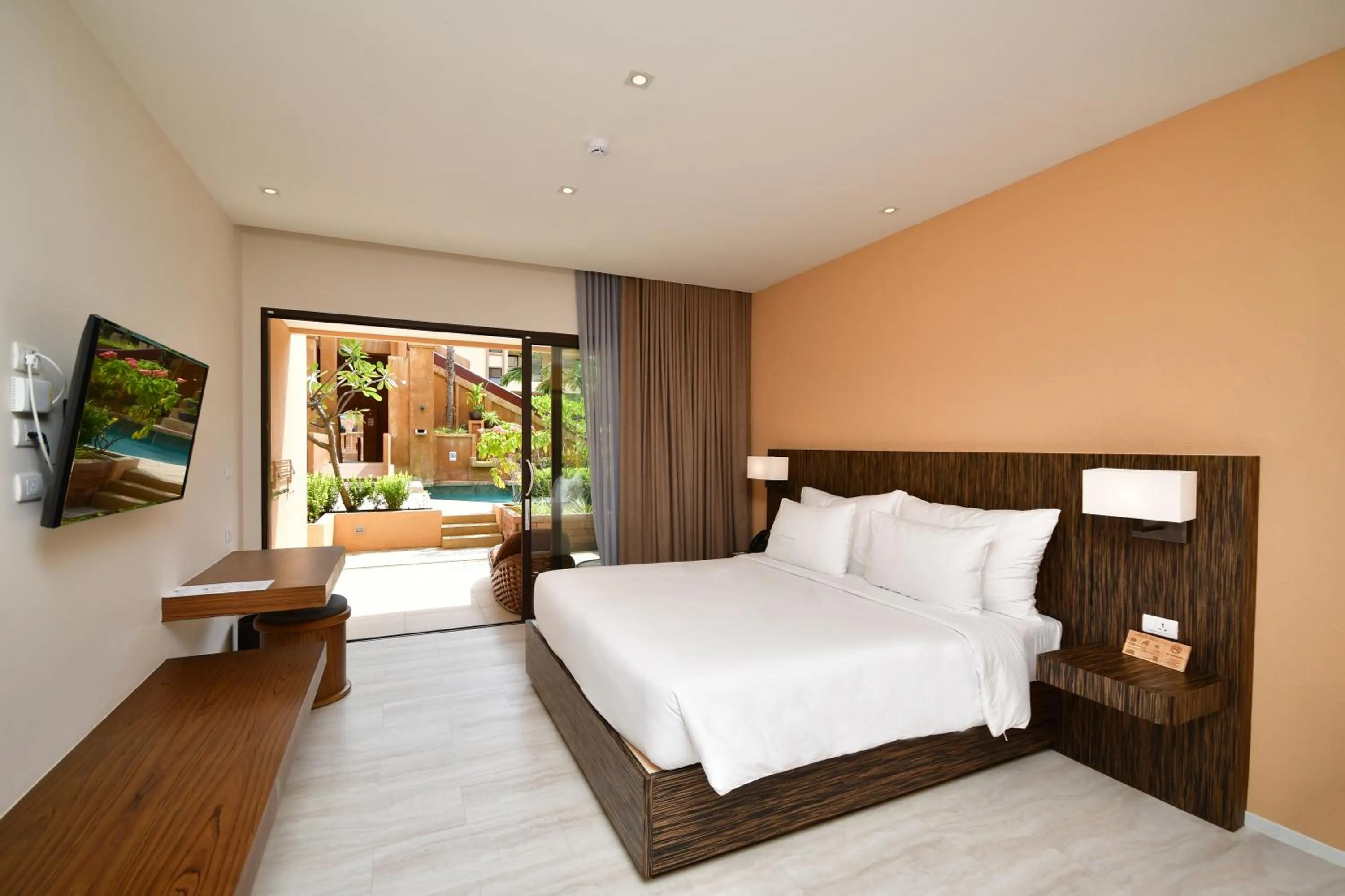 Deluxe Pool in Pamookkoo