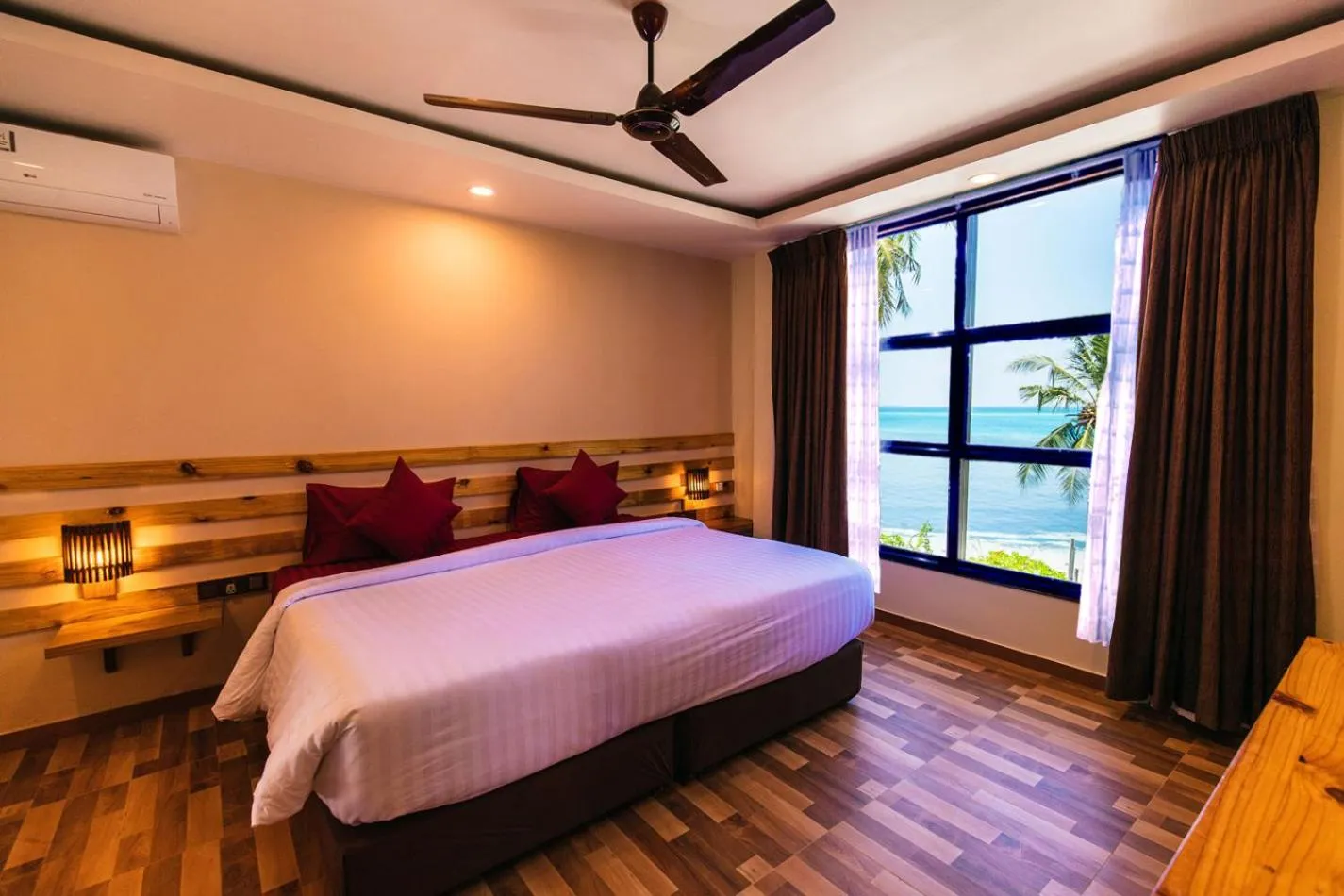 King Room with Sea View in Endheri Sunset Dhangethi