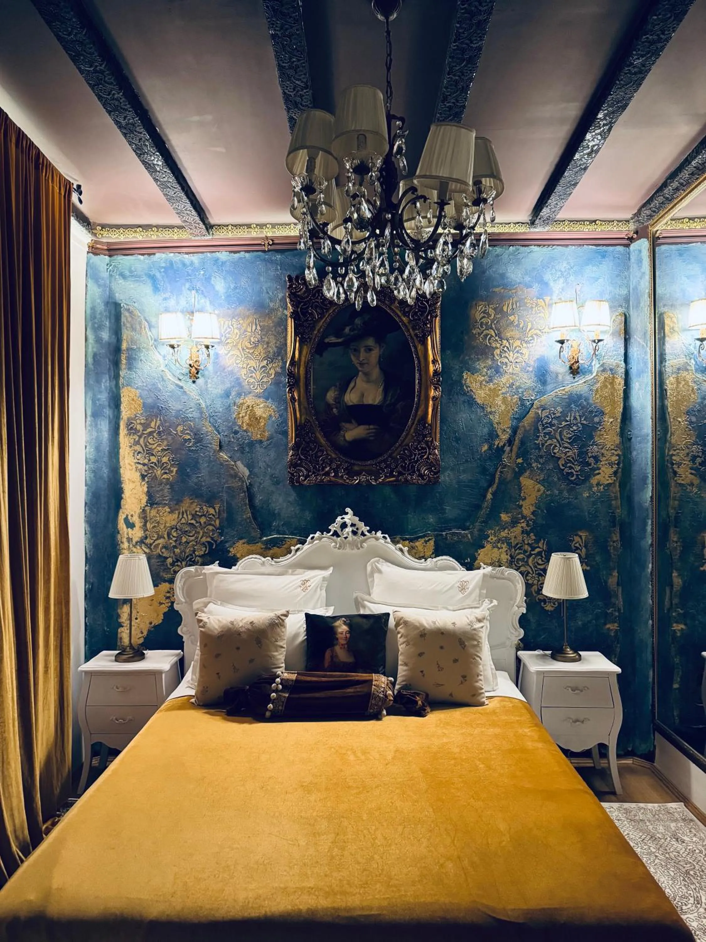 Deluxe Apartment in Conacul Coroanei Luxury Boutique Hotel