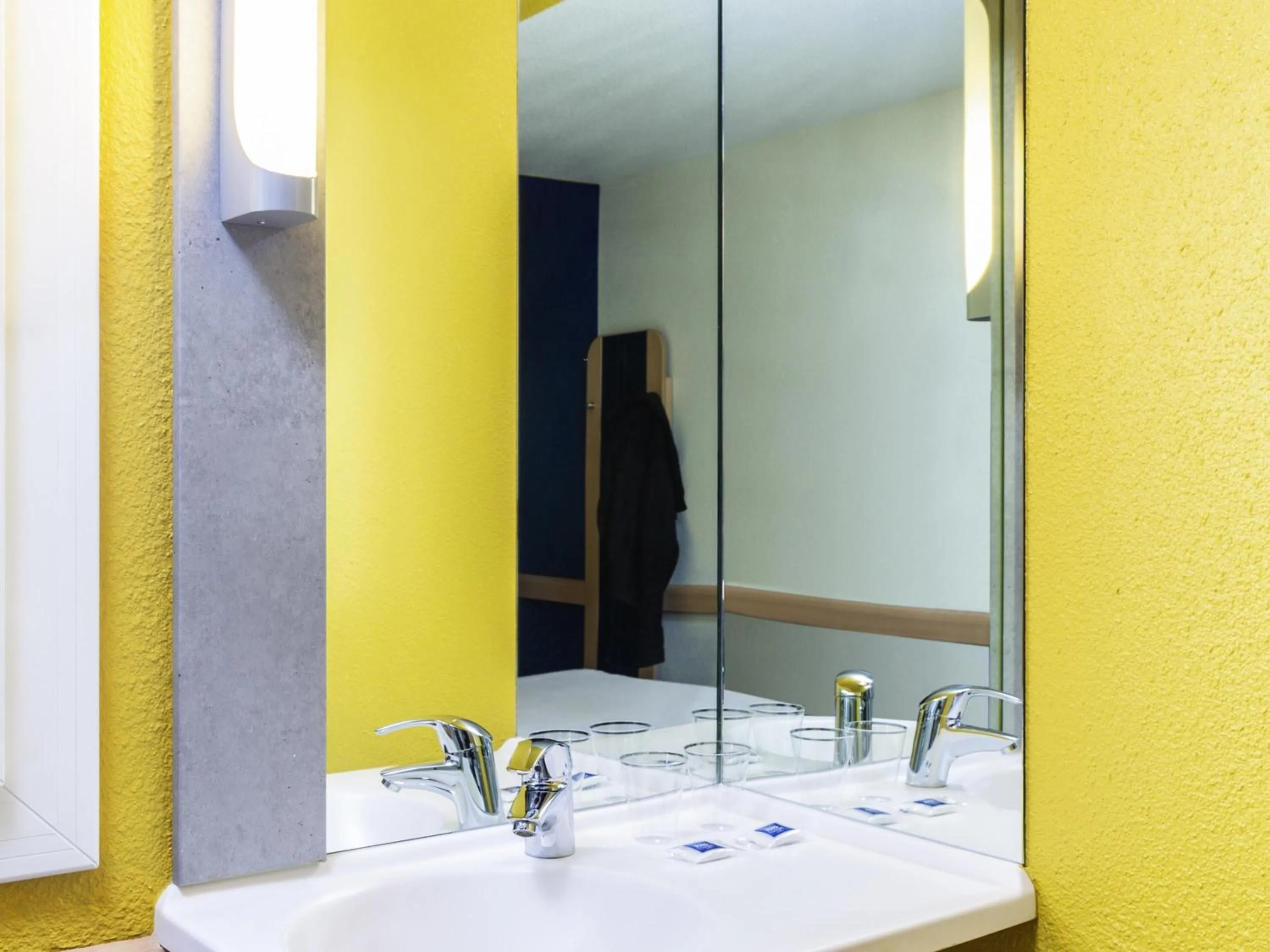 Triple Room with One Double Bed and One Bunk Bed in ibis budget Paris Porte de Vincennes