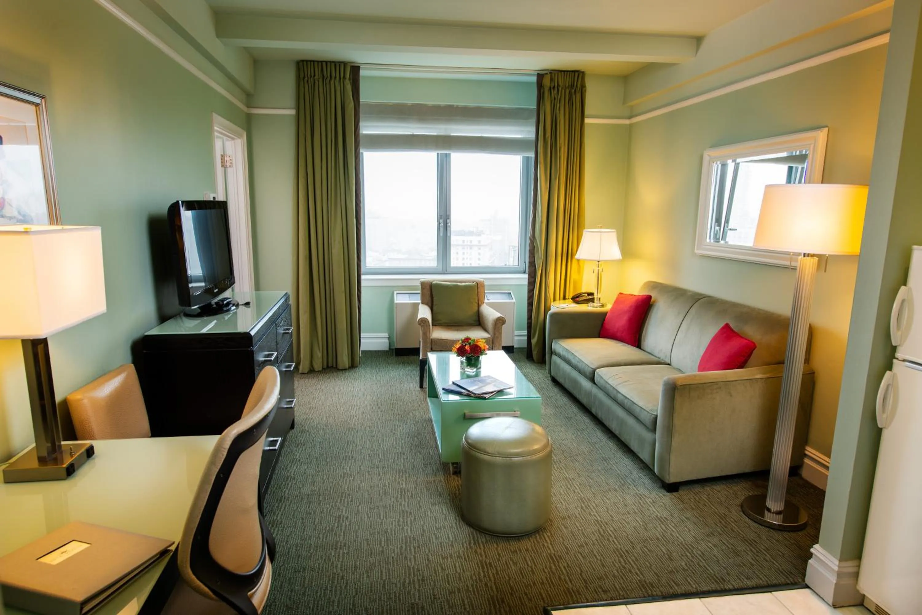 One-Bedroom King Suite in Hotel Beacon