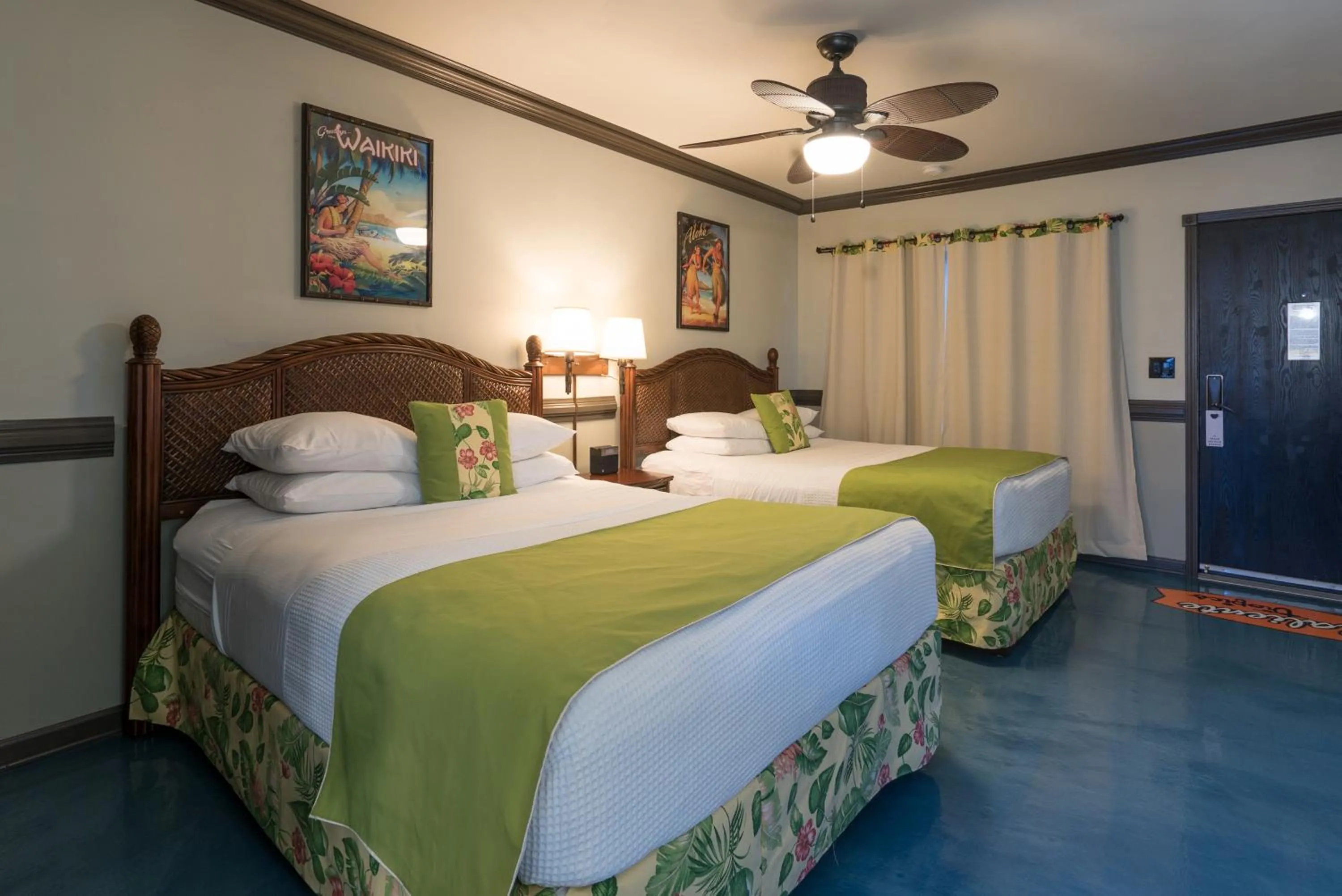 Queen Parlor Suite with Two Queen Beds in Caliente Tropics