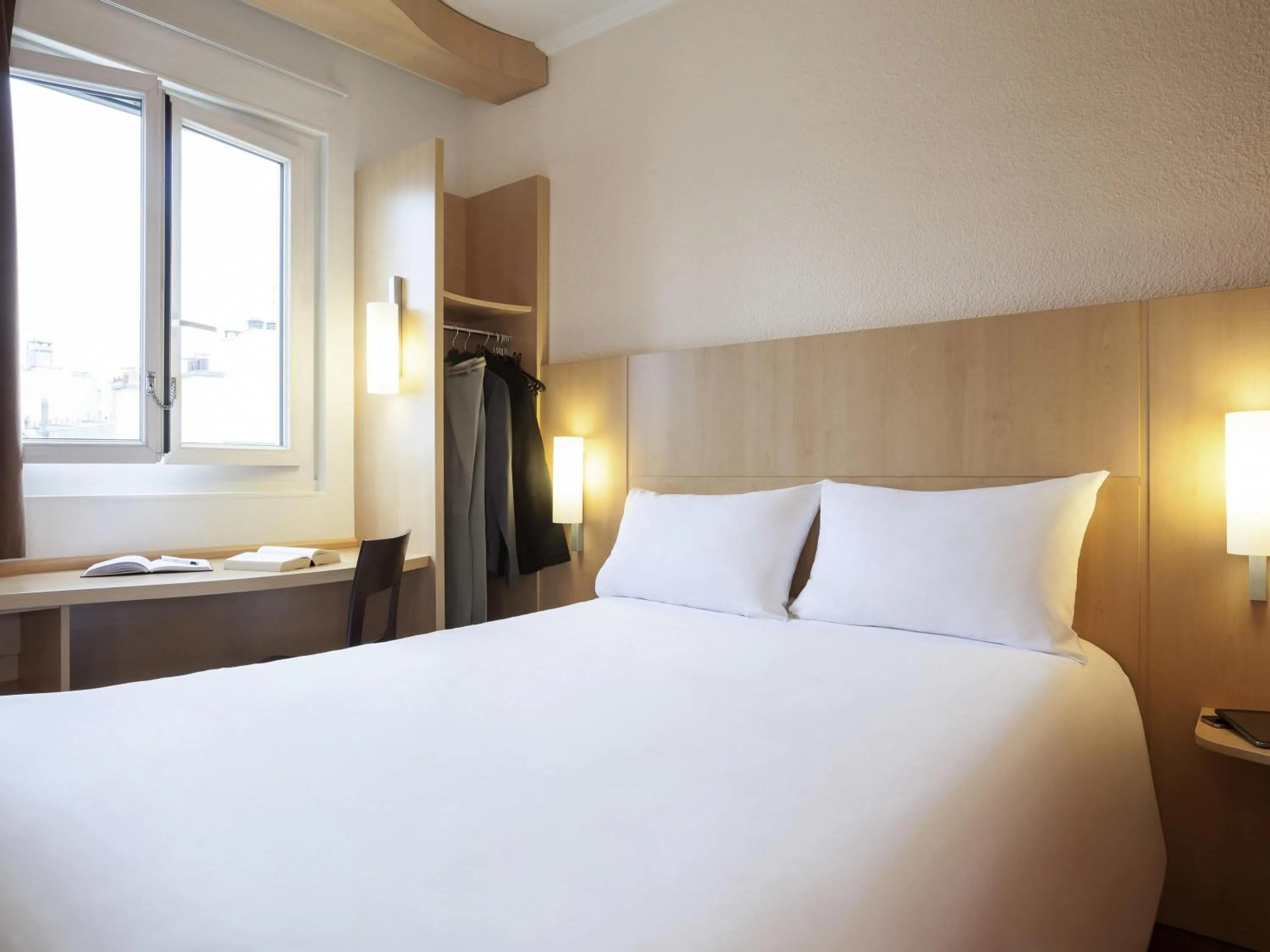 Standard Single Room - single occupancy in ibis Annecy Centre Vieille Ville