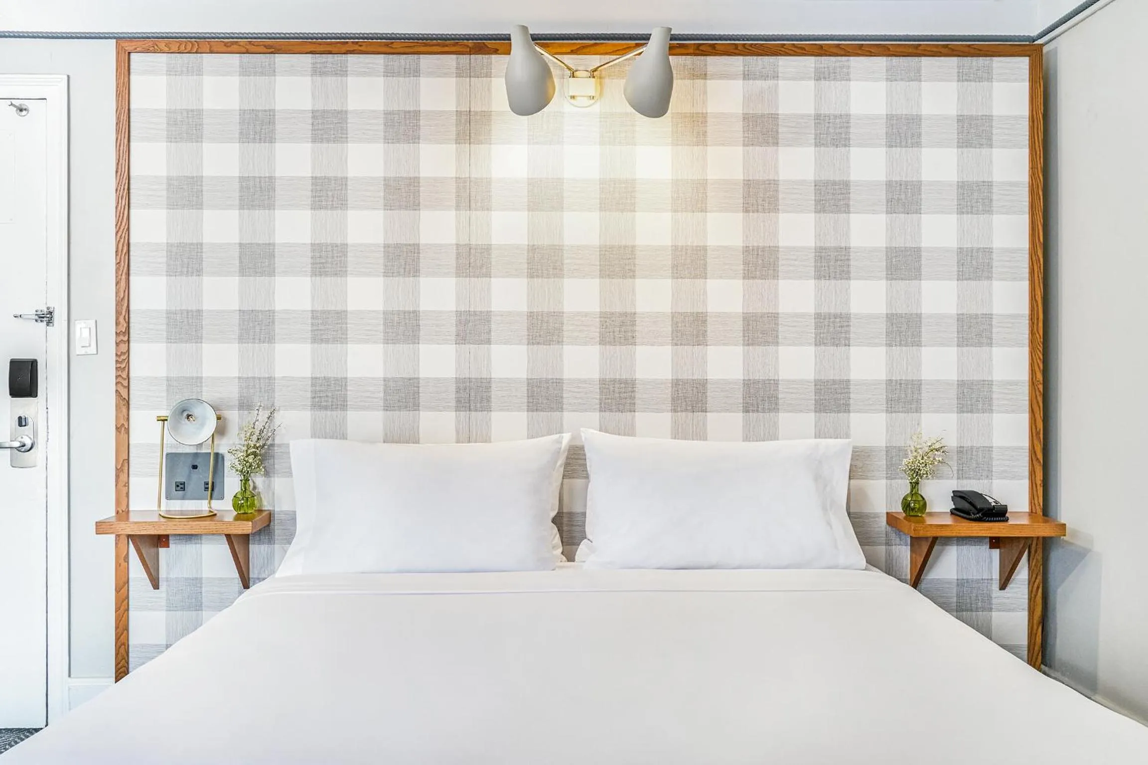 Deluxe King Room in Paramount Times Square - A Generator Hotel