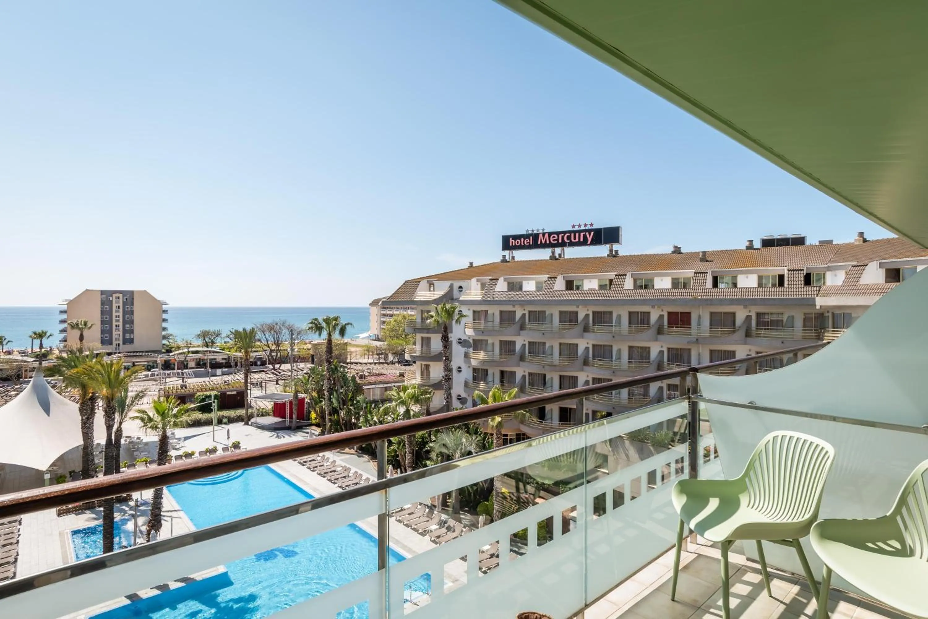 Standard Quadruple Room in ALEGRIA Caprici Verd 4 Sup