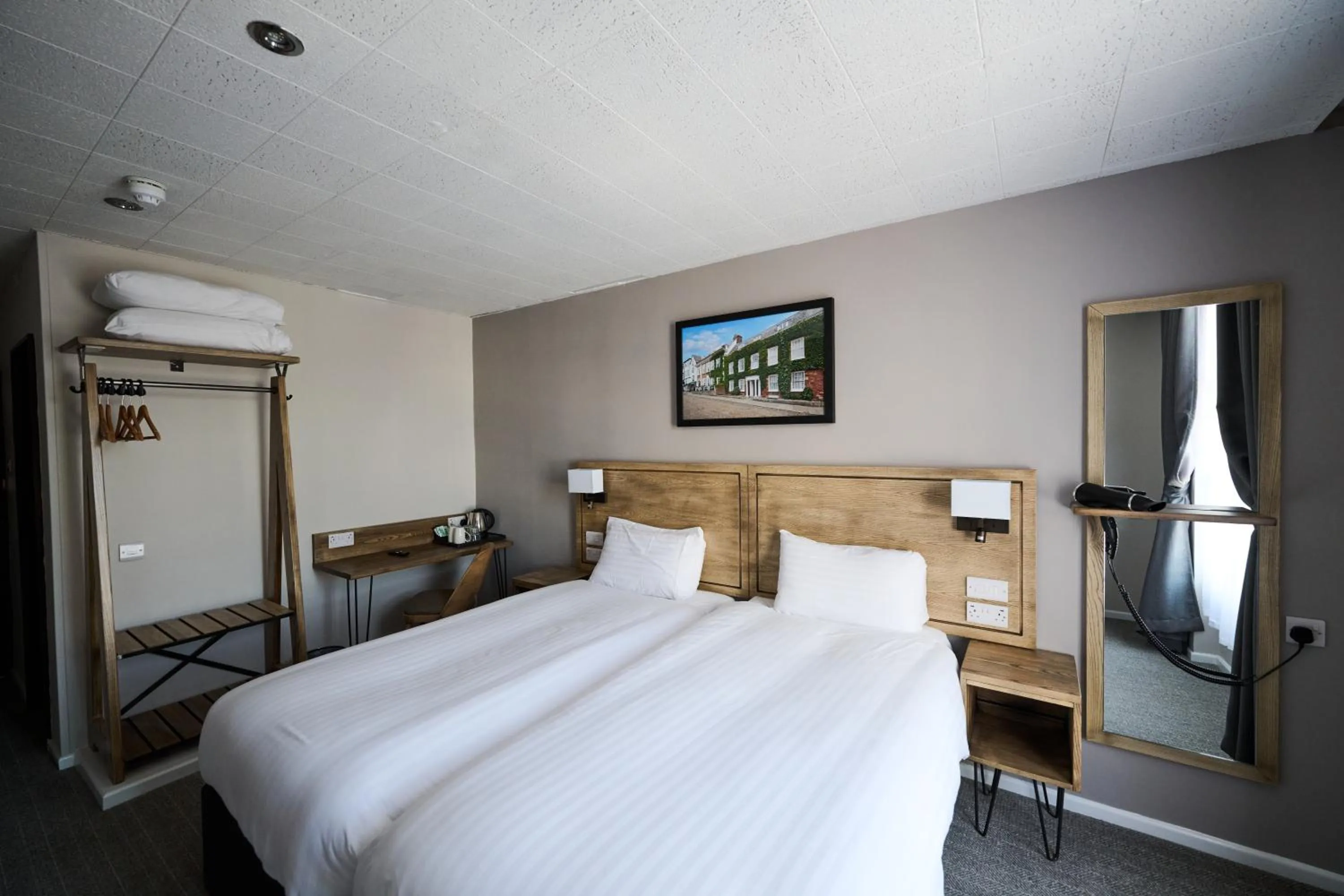 Standard Twin Room in White Hart, Exeter by Marston's Inns