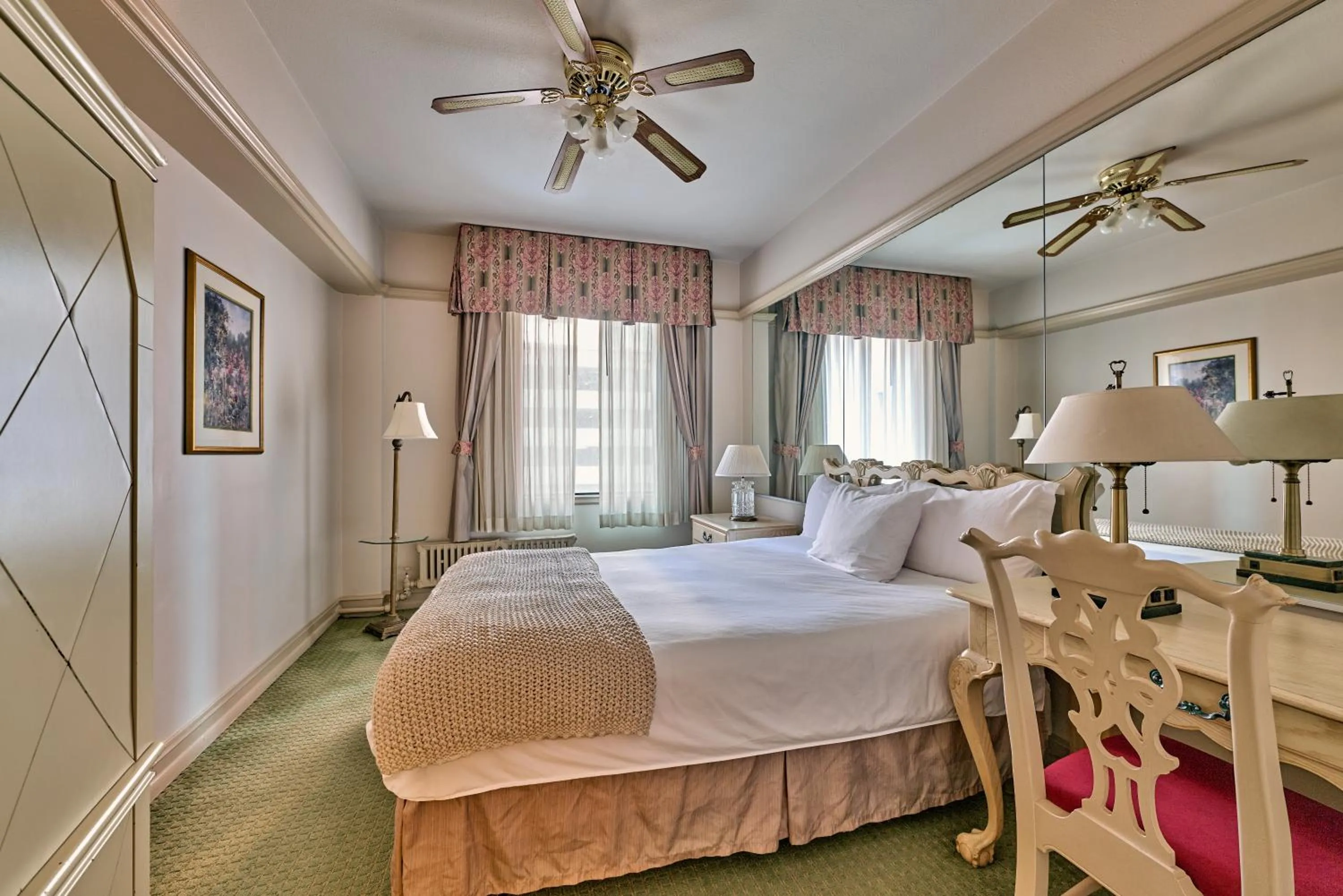 Standard Queen Room in Hotel San Carlos